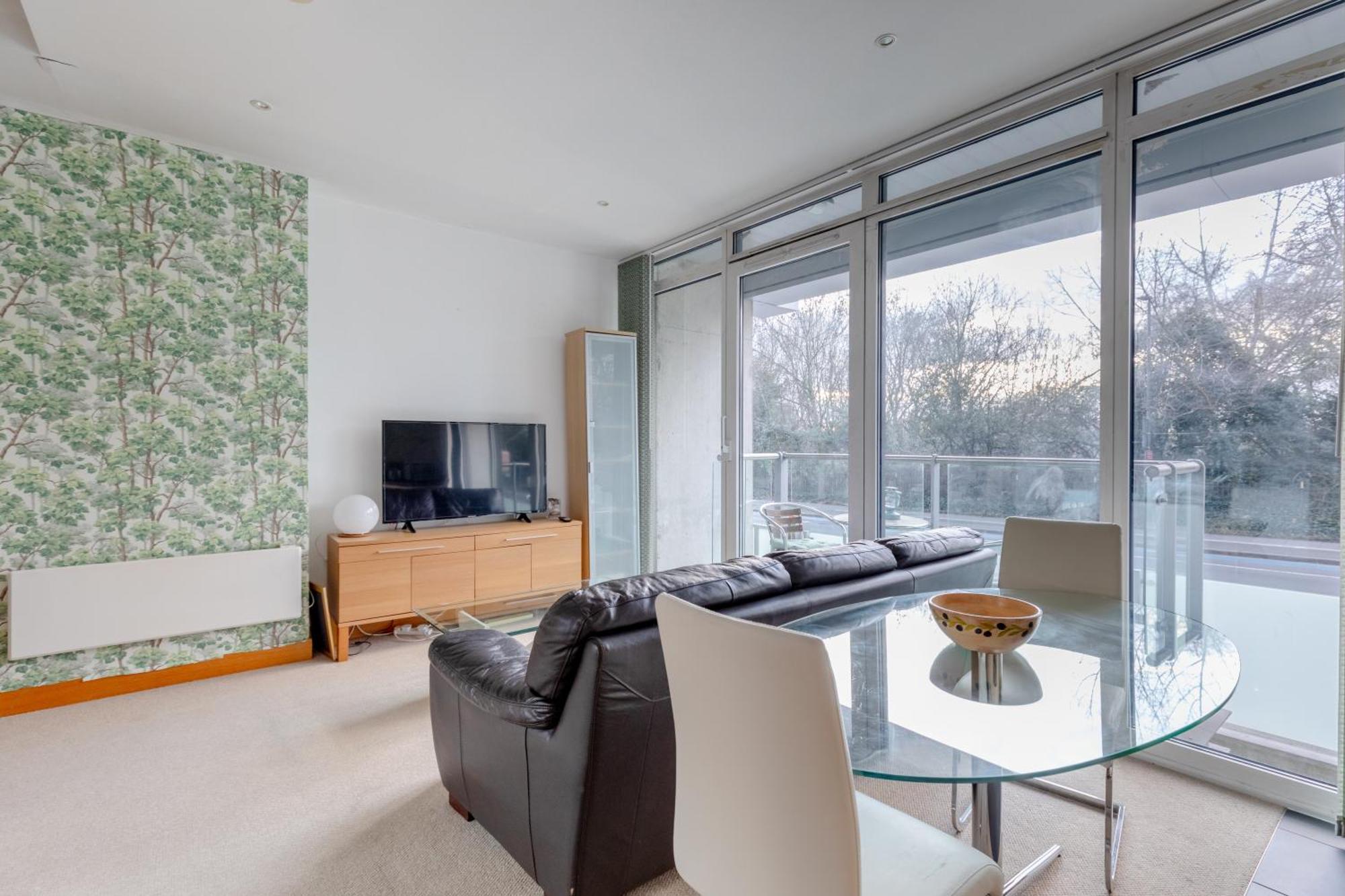 Apartment Minimal With Views Over Battersea Park