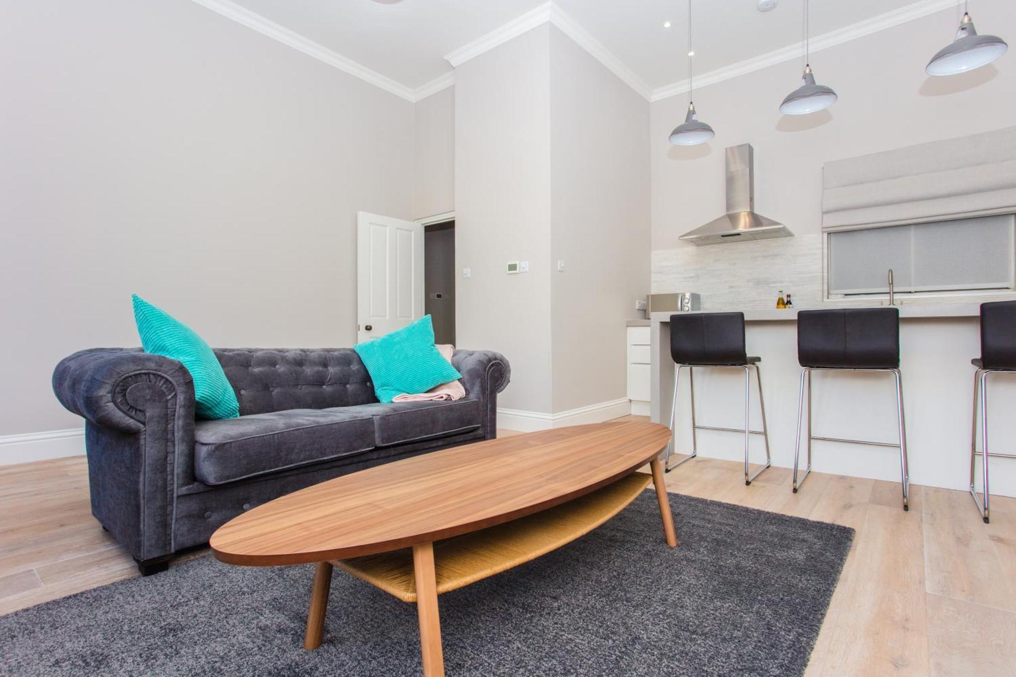 Apartment Modern & Spacious 1 Bedroom In London