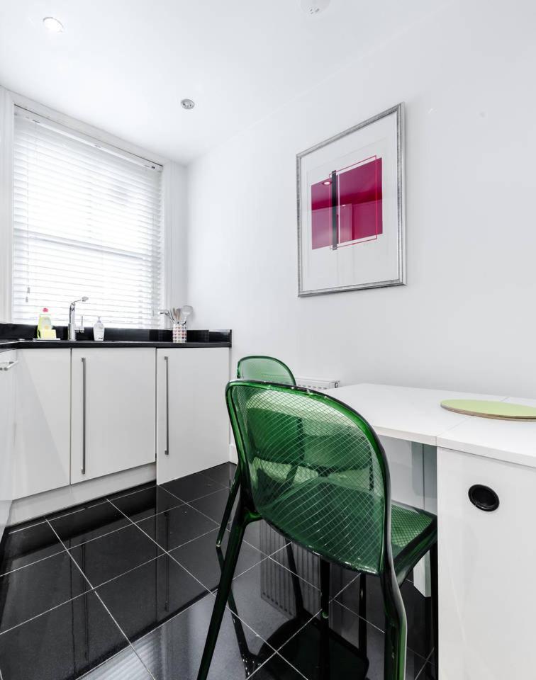 Stylish 1 Bedroom In Amazing Soho Location