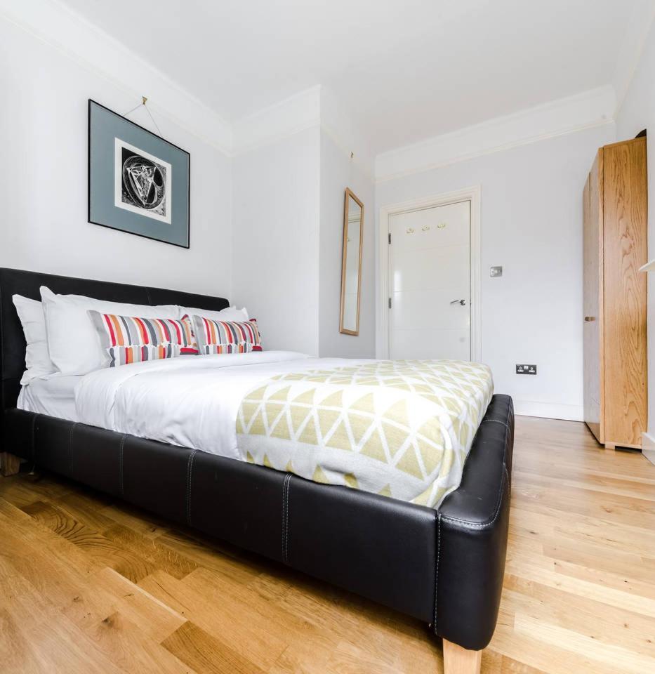 Stylish 1 Bedroom In Amazing Soho Location Apartment London