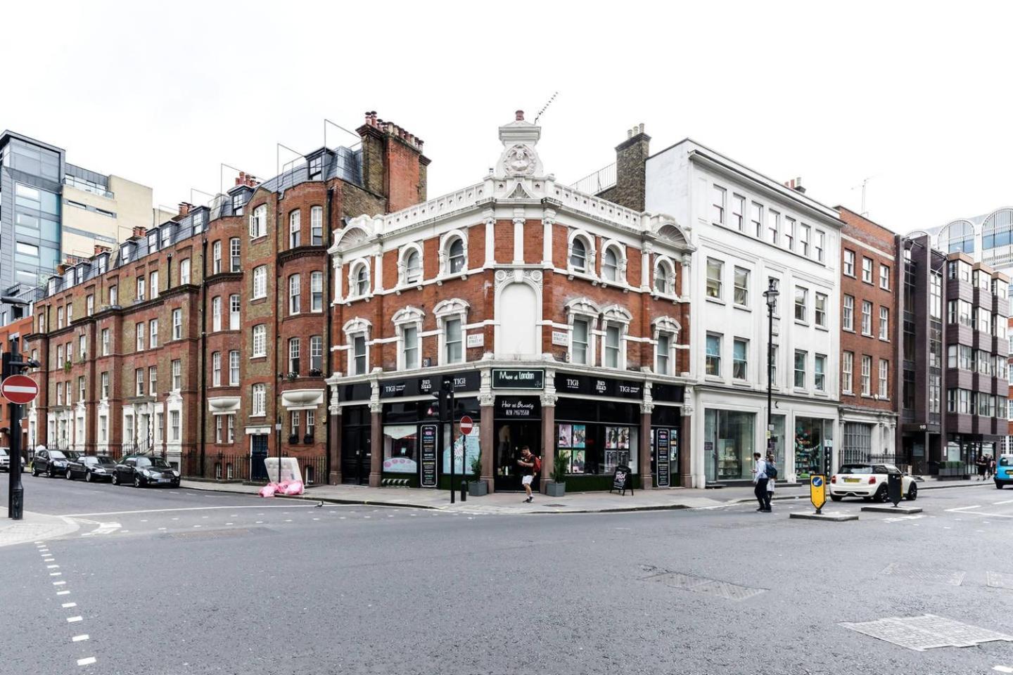 Stylish 1 Bedroom In Amazing Soho Location London