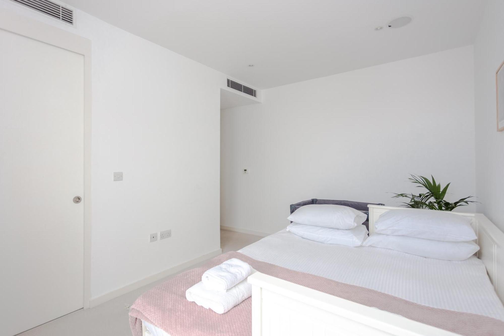Gorgeous 2 Bedroom Near Clapham Common * London