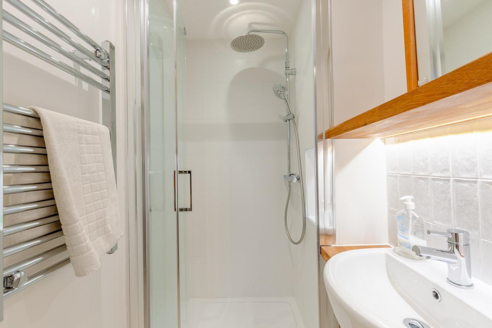 Cosy 1 Bedroom Near Wimbledon Station London