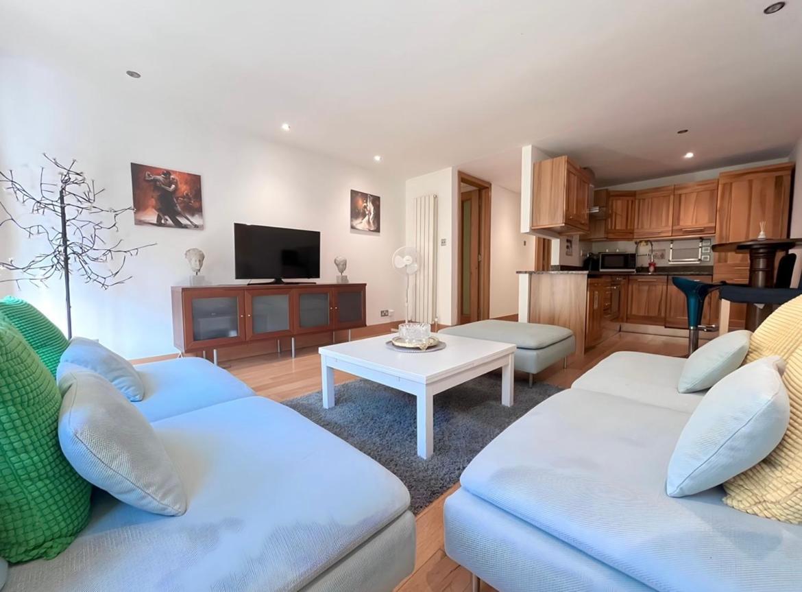 Luxury 2 Double Bedroom Flat - Kensington Apartment