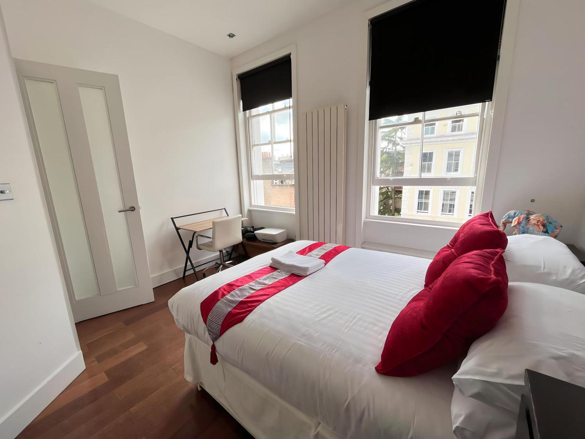 Luxury 2 Double Bedroom Flat - Kensington Apartment