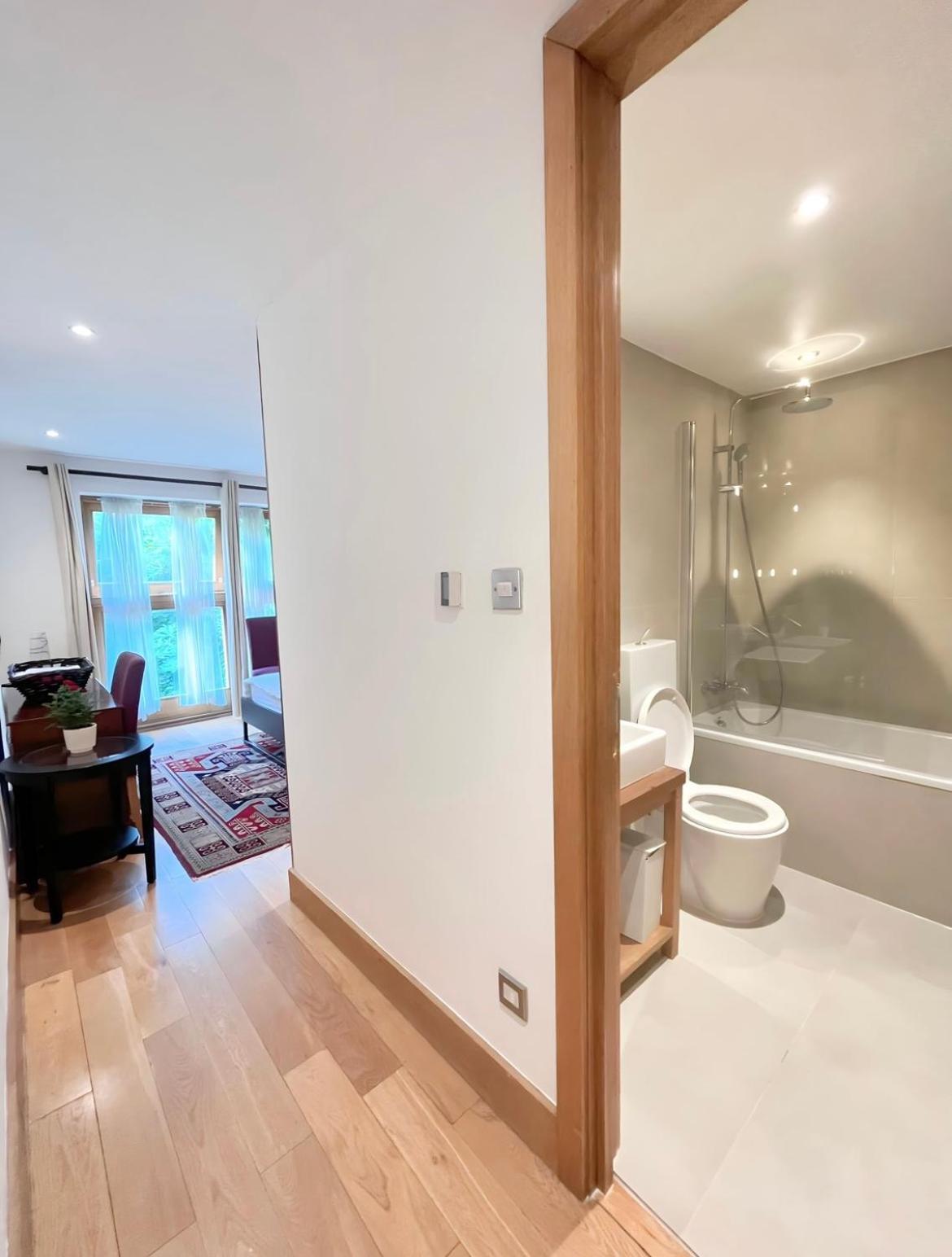 Luxury 2 Double Bedroom Flat - Kensington Apartment London