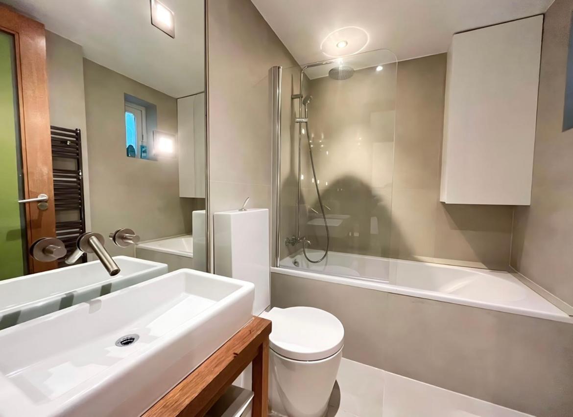 Luxury 2 Double Bedroom Flat - Kensington * London