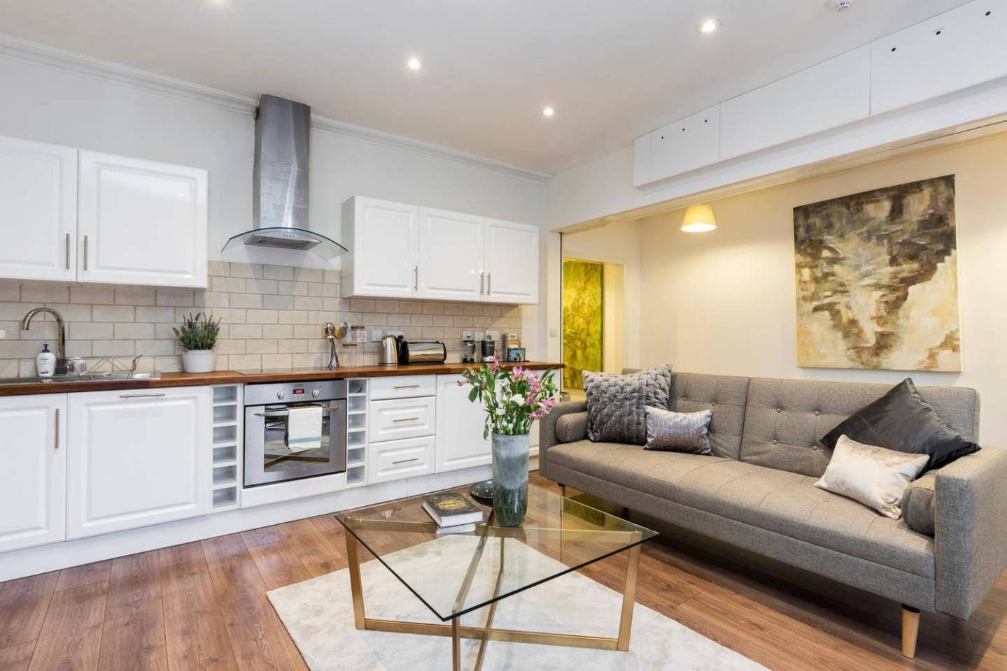 Gorgeous & Modern 2 Bedroom Sleeps Six In Earl's Court Londres