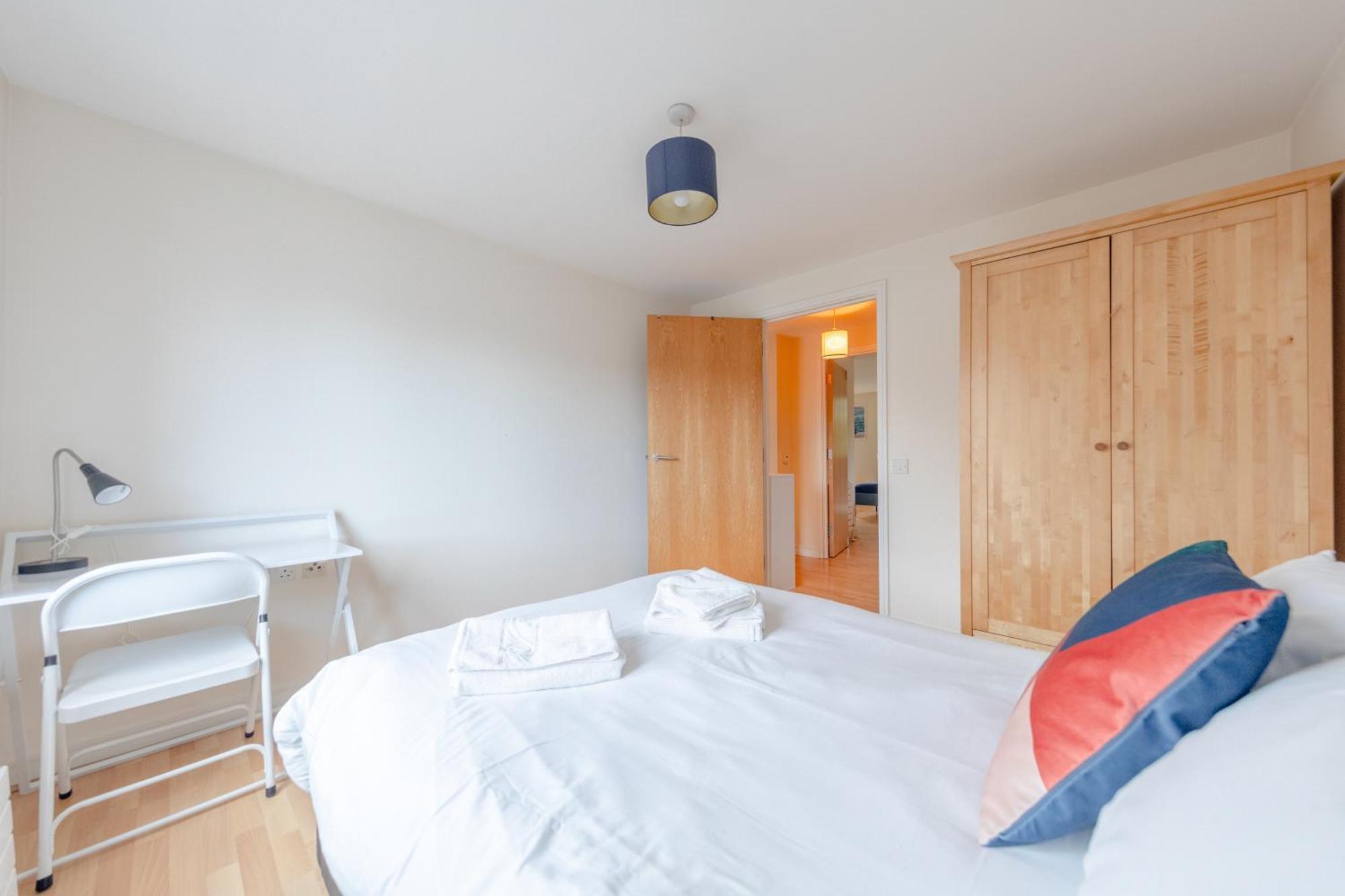 Spacious 2 Bedroom Near White Apartment *