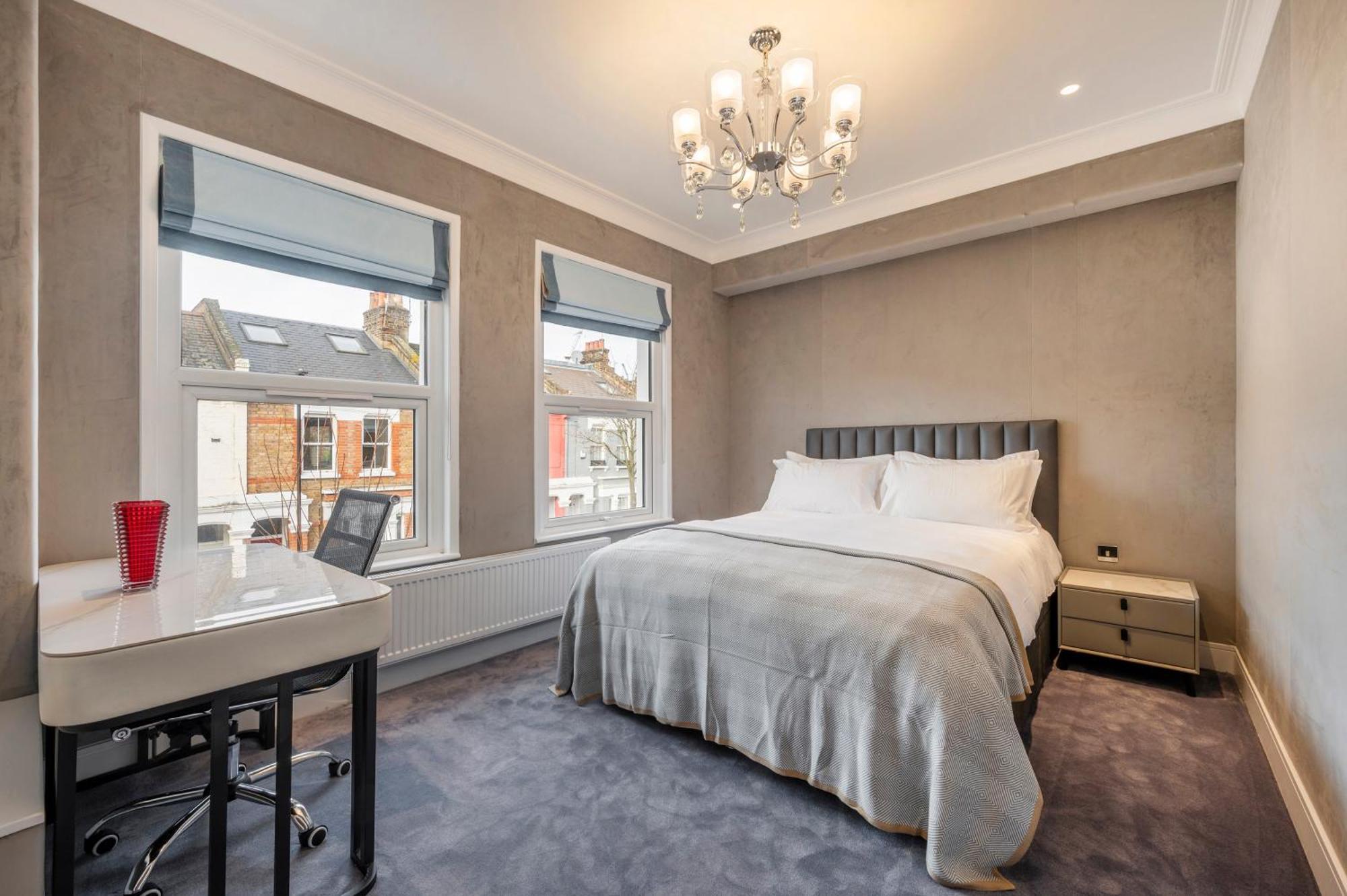 Spacious City Eye, Westminster, Big Ben, Vauxhall Station Apartment *