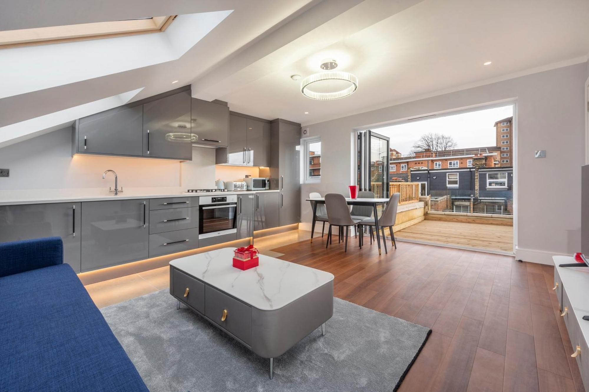 Spacious City Eye, Westminster, Big Ben, Vauxhall Station Apartment