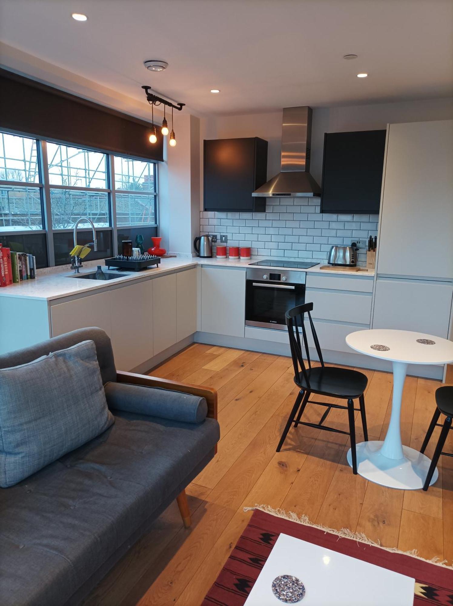 And Bright 1 Bedroom Flat - Peckham * London