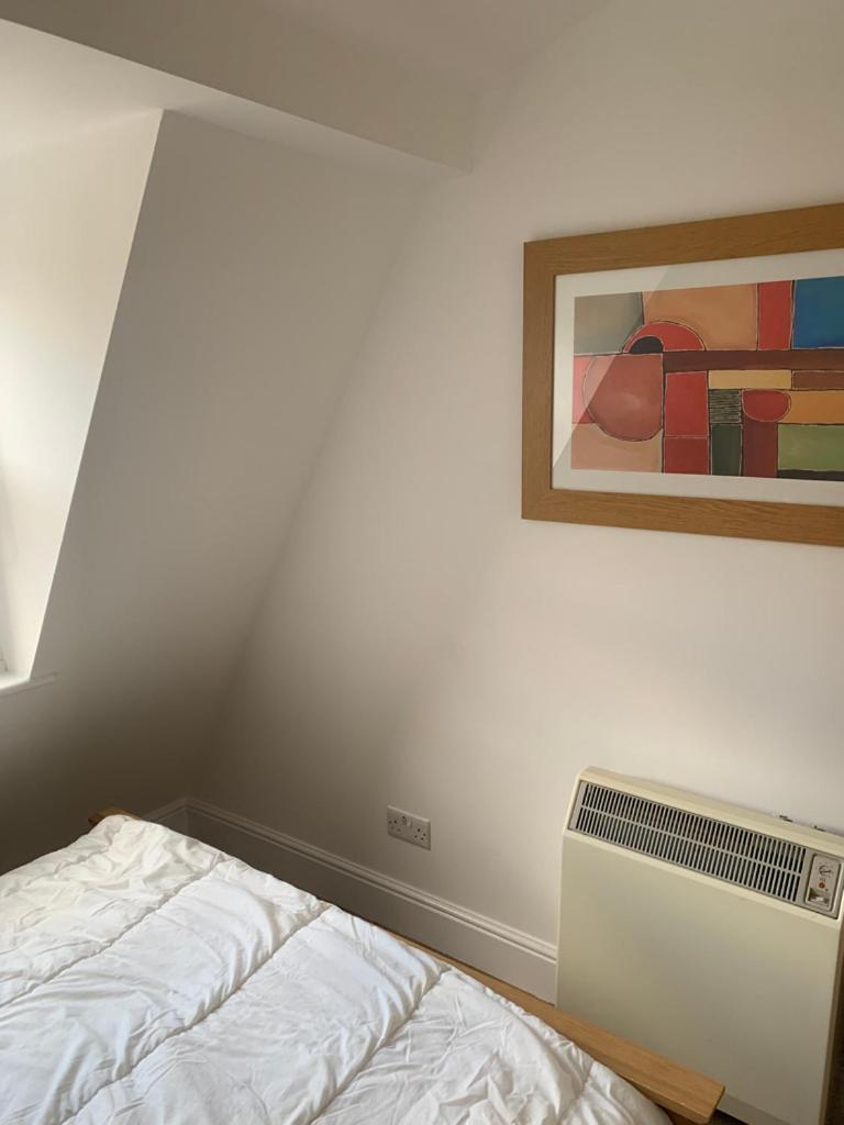 Spaciously Renovated 2bd Flat - Camden Apartment London