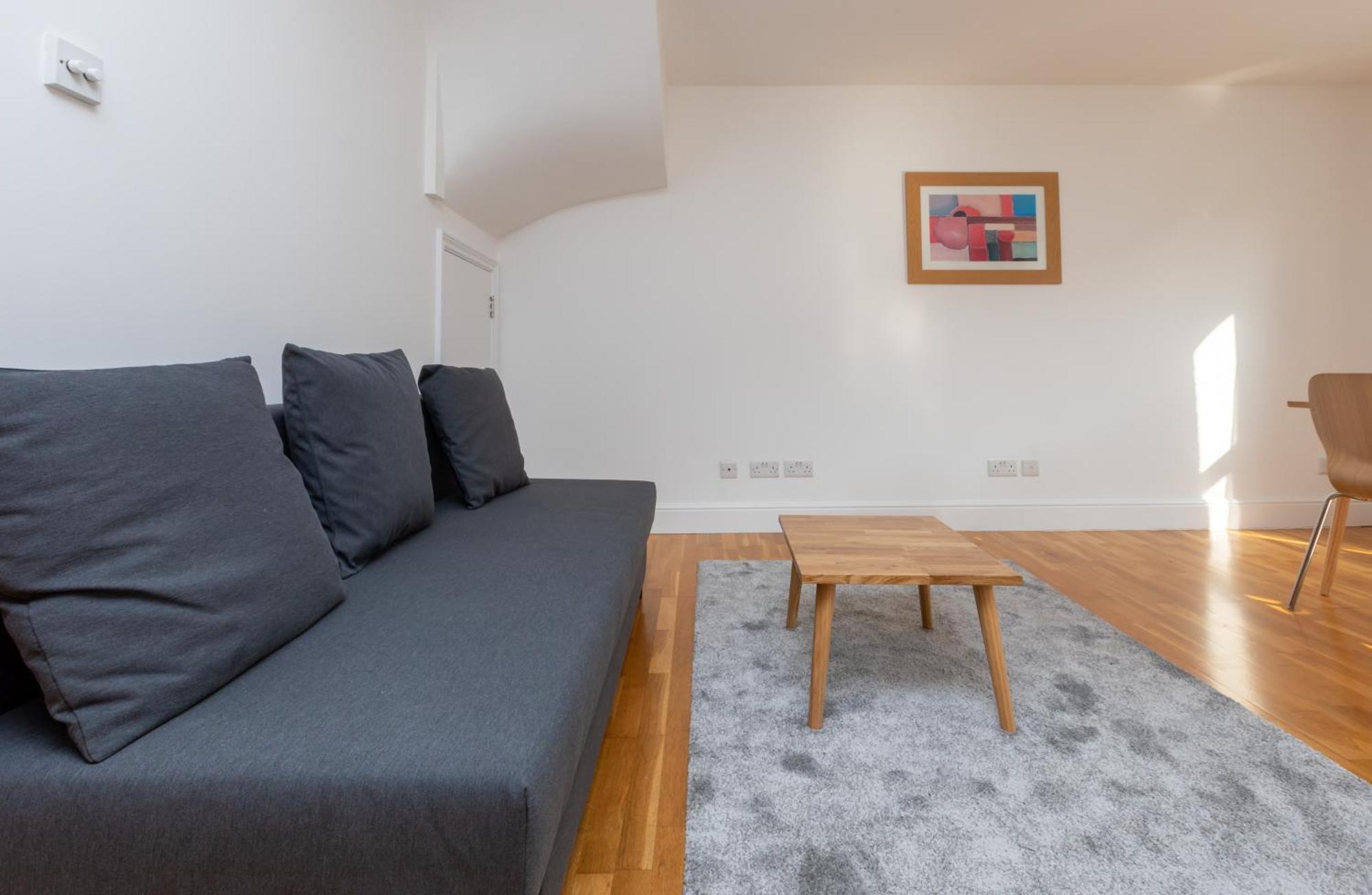 Apartment Spaciously Renovated 2bd Flat - Camden *
