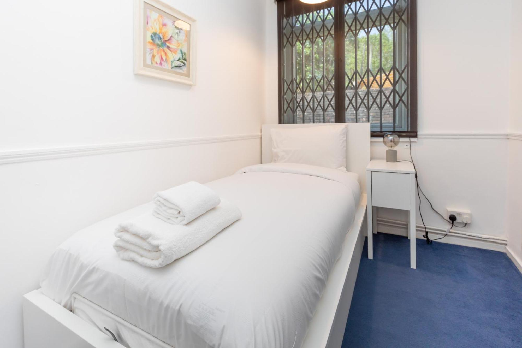 Spacious & Welcoming 4bd House - Kennington *