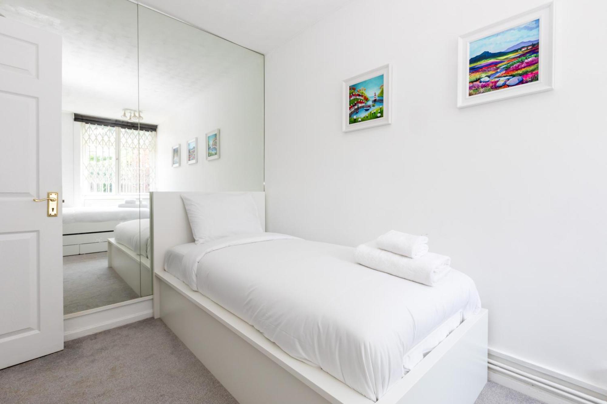 Spacious & Welcoming 4bd House - Kennington Apartment London