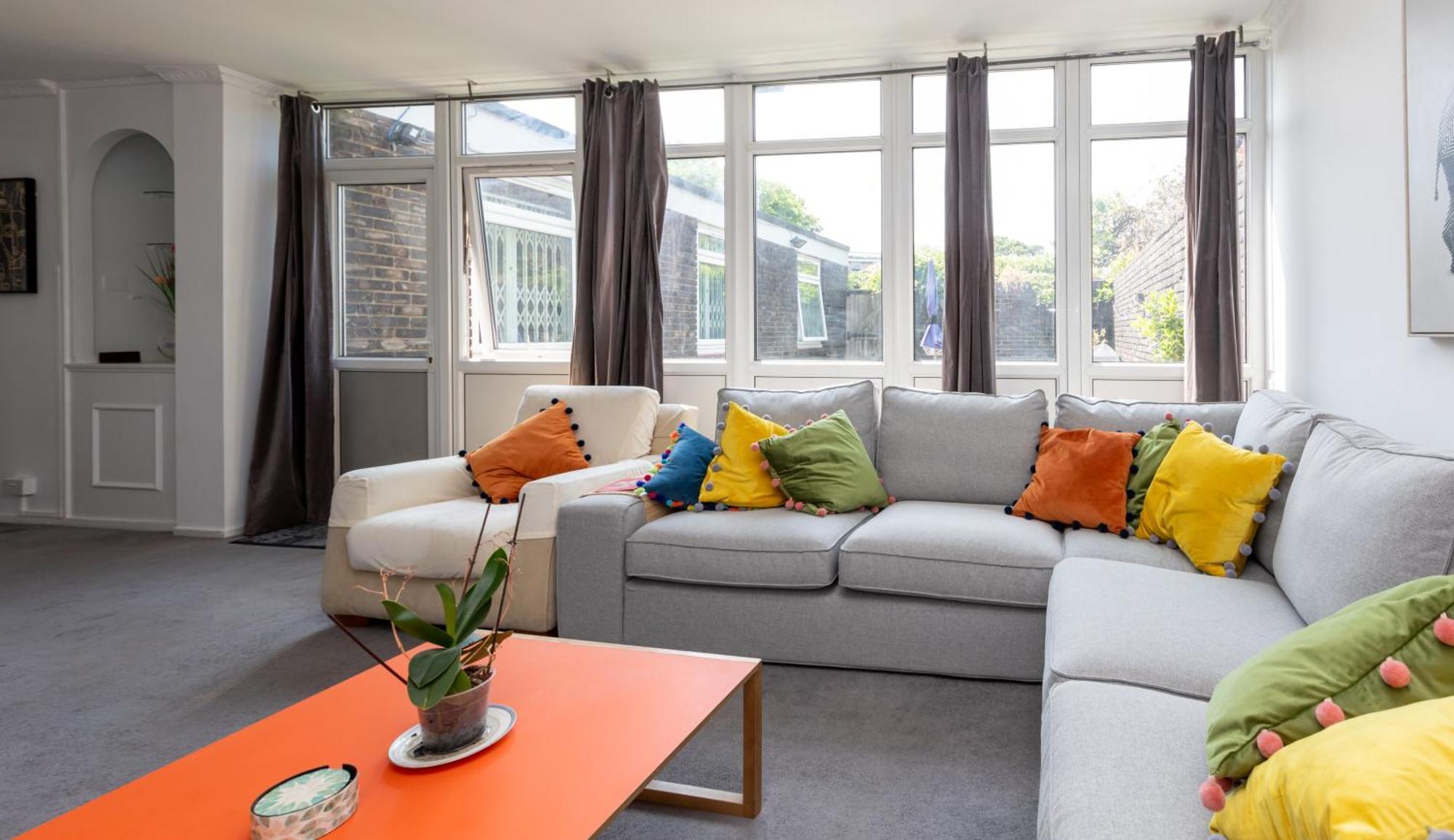 Spacious & Welcoming 4bd House - Kennington Apartment *
