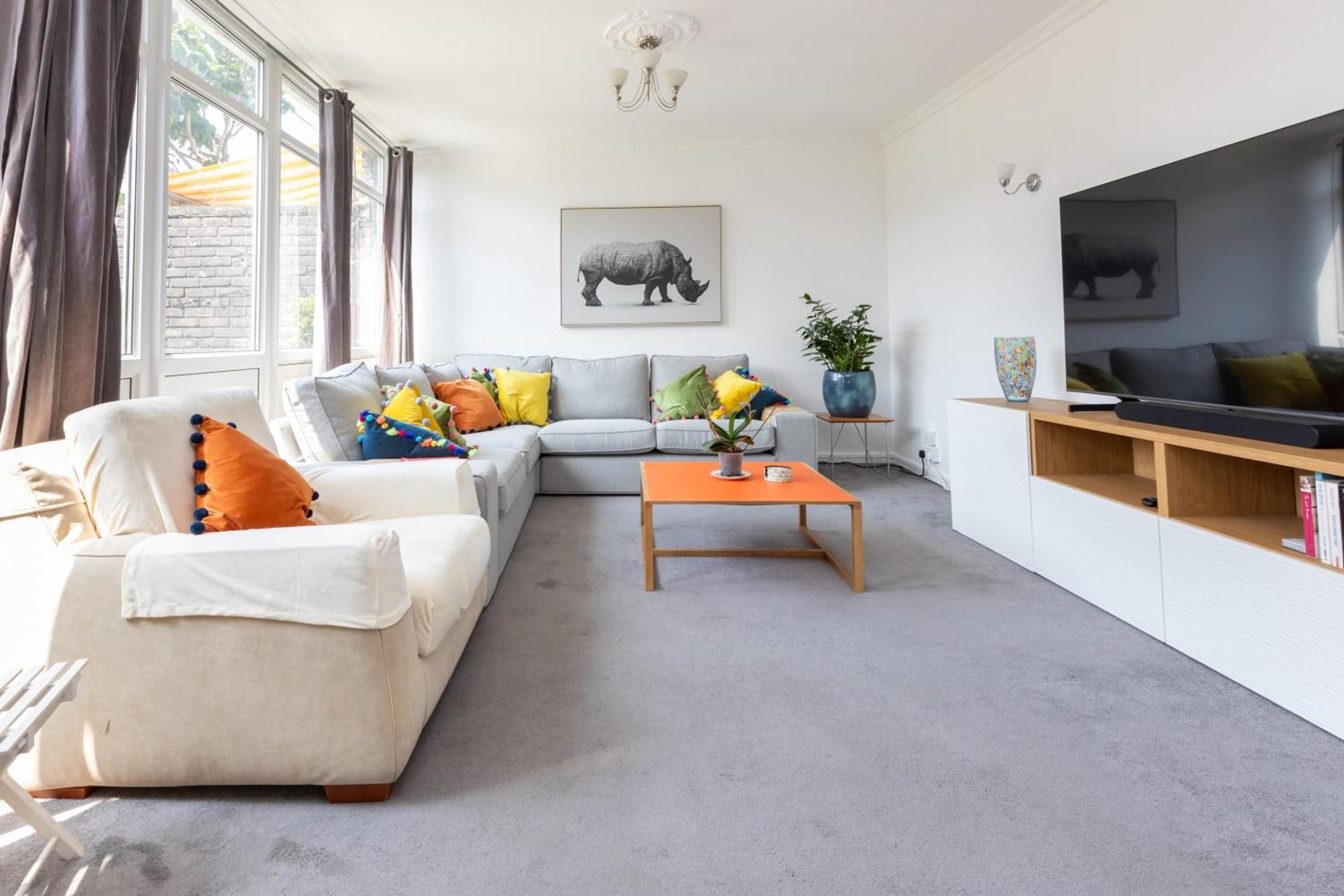 Spacious & Welcoming 4bd House - Kennington Apartment *