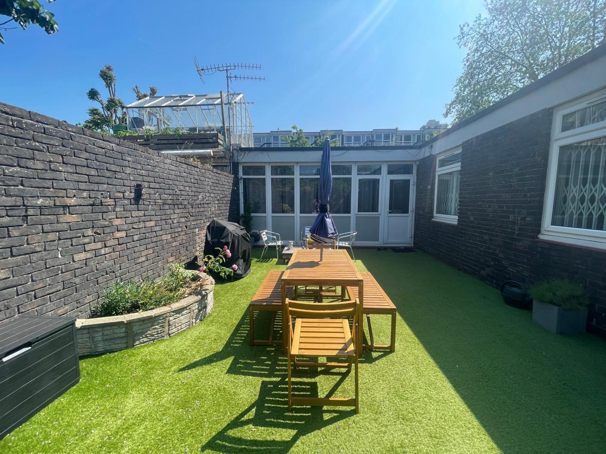 Spacious & Welcoming 4bd House - Kennington Apartment