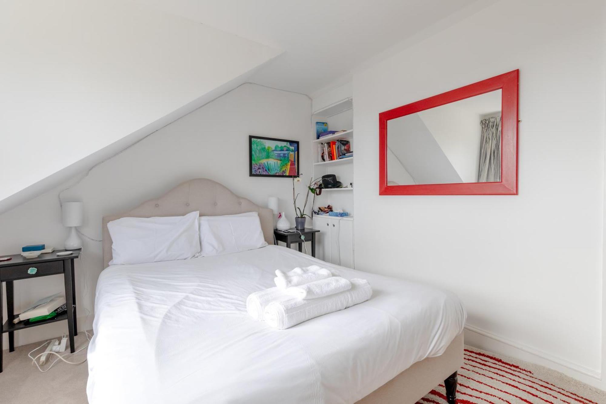 Apartment Floor 1bd Flat With Balcony - Ladbroke Grove *