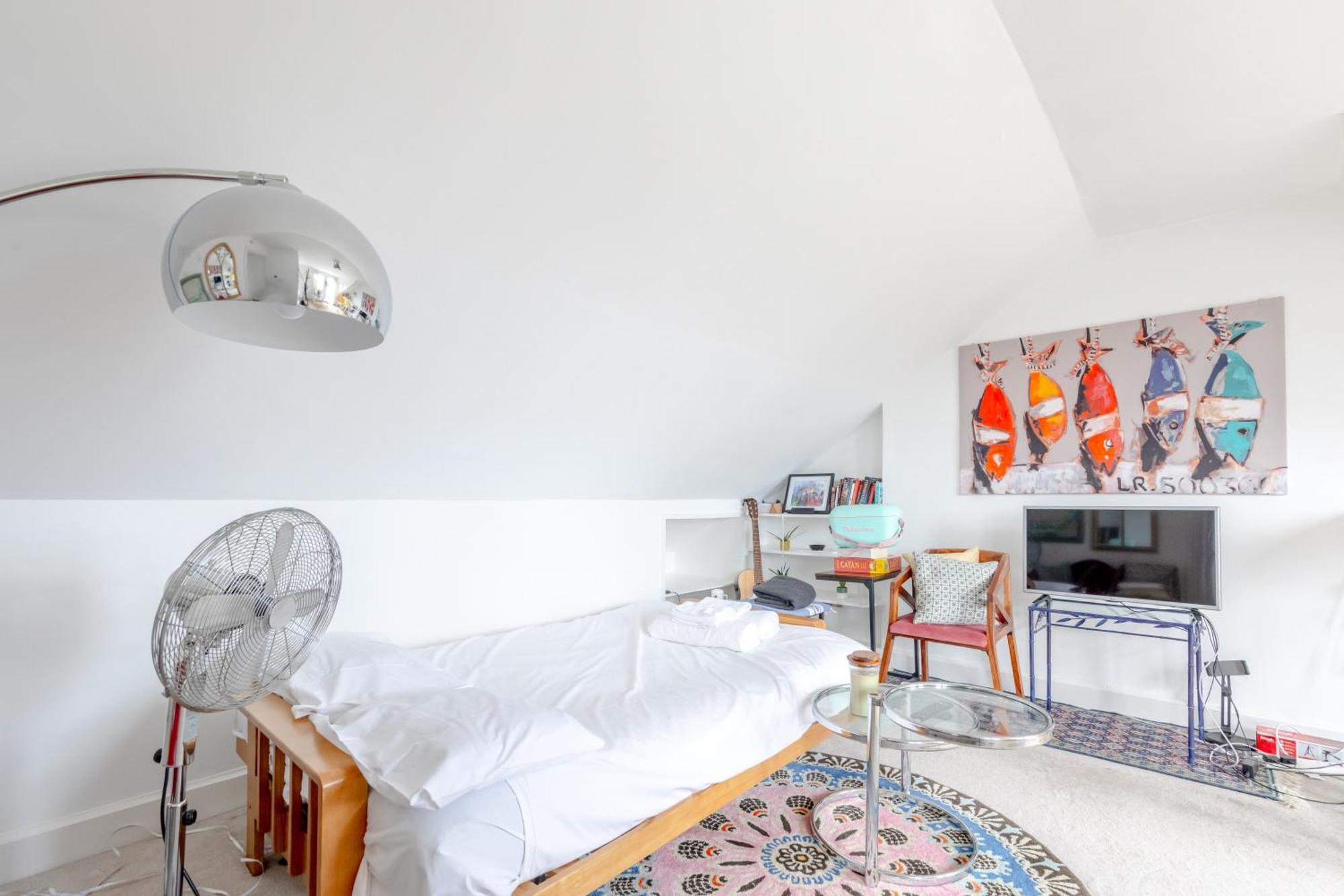 Floor 1bd Flat With Balcony - Ladbroke Grove * London