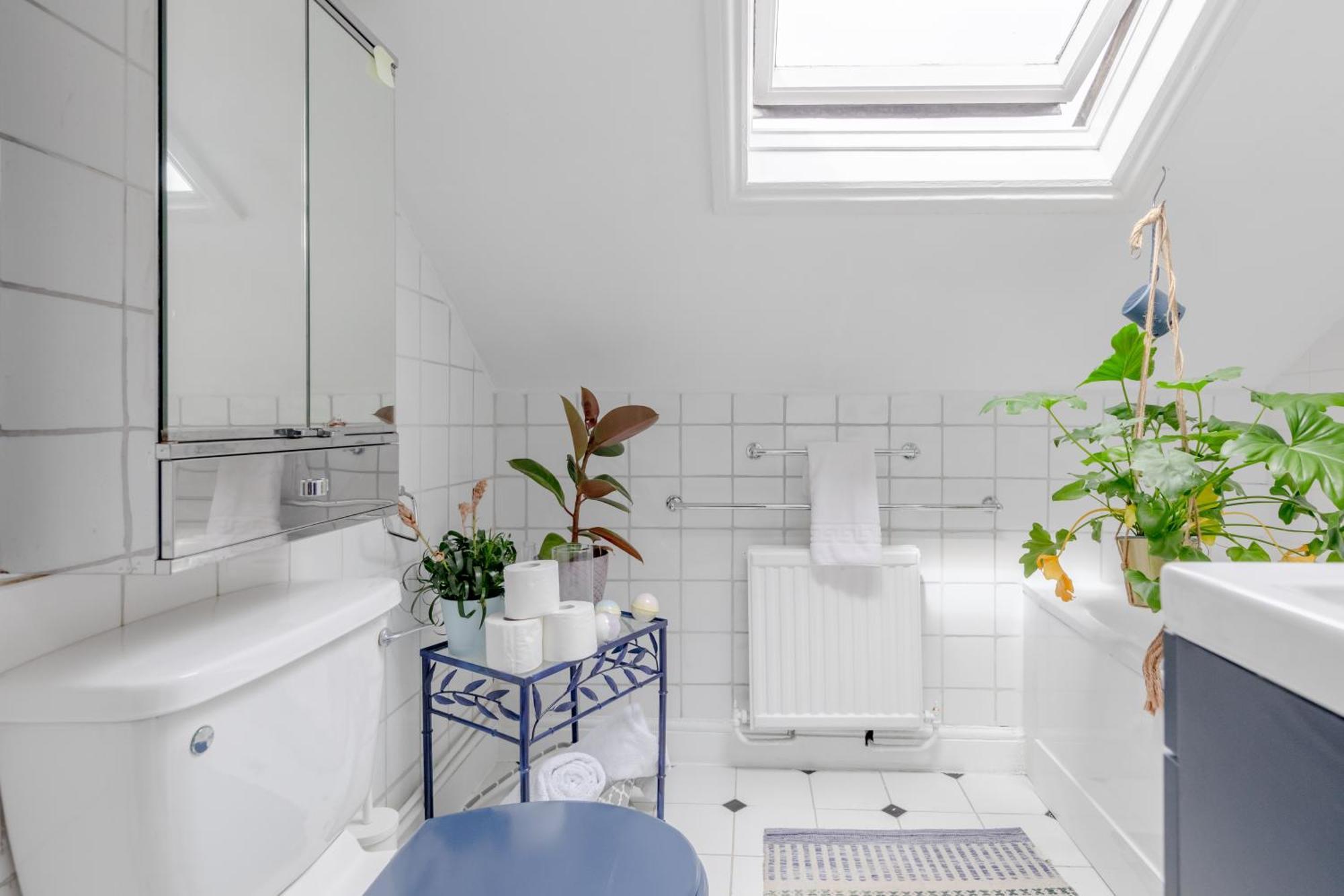 Floor 1bd Flat With Balcony - Ladbroke Grove