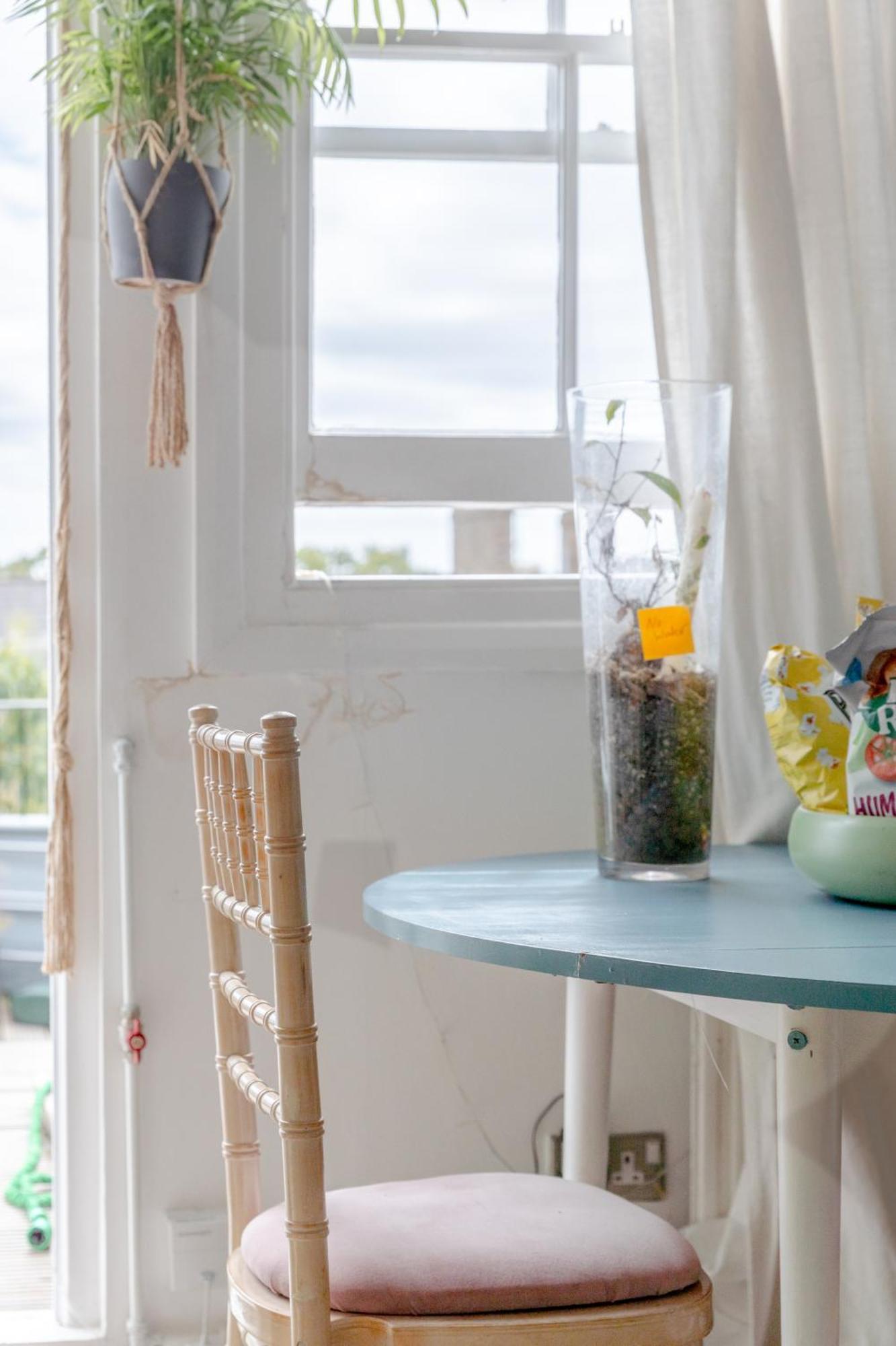 Floor 1bd Flat With Balcony - Ladbroke Grove *