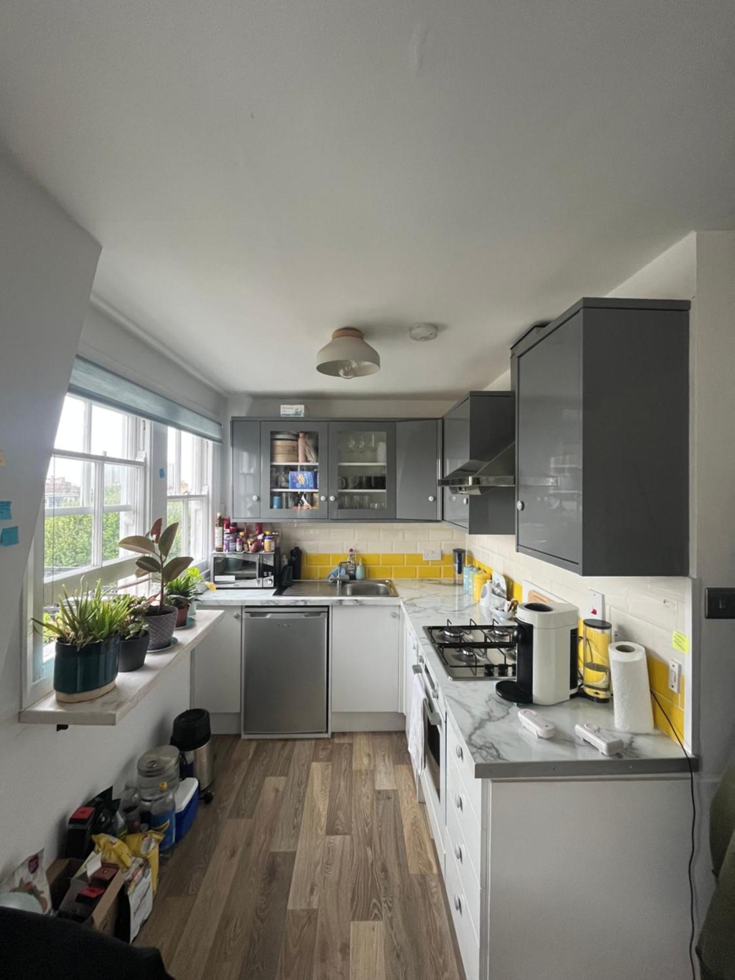 Apartment Floor 1bd Flat With Balcony - Ladbroke Grove *