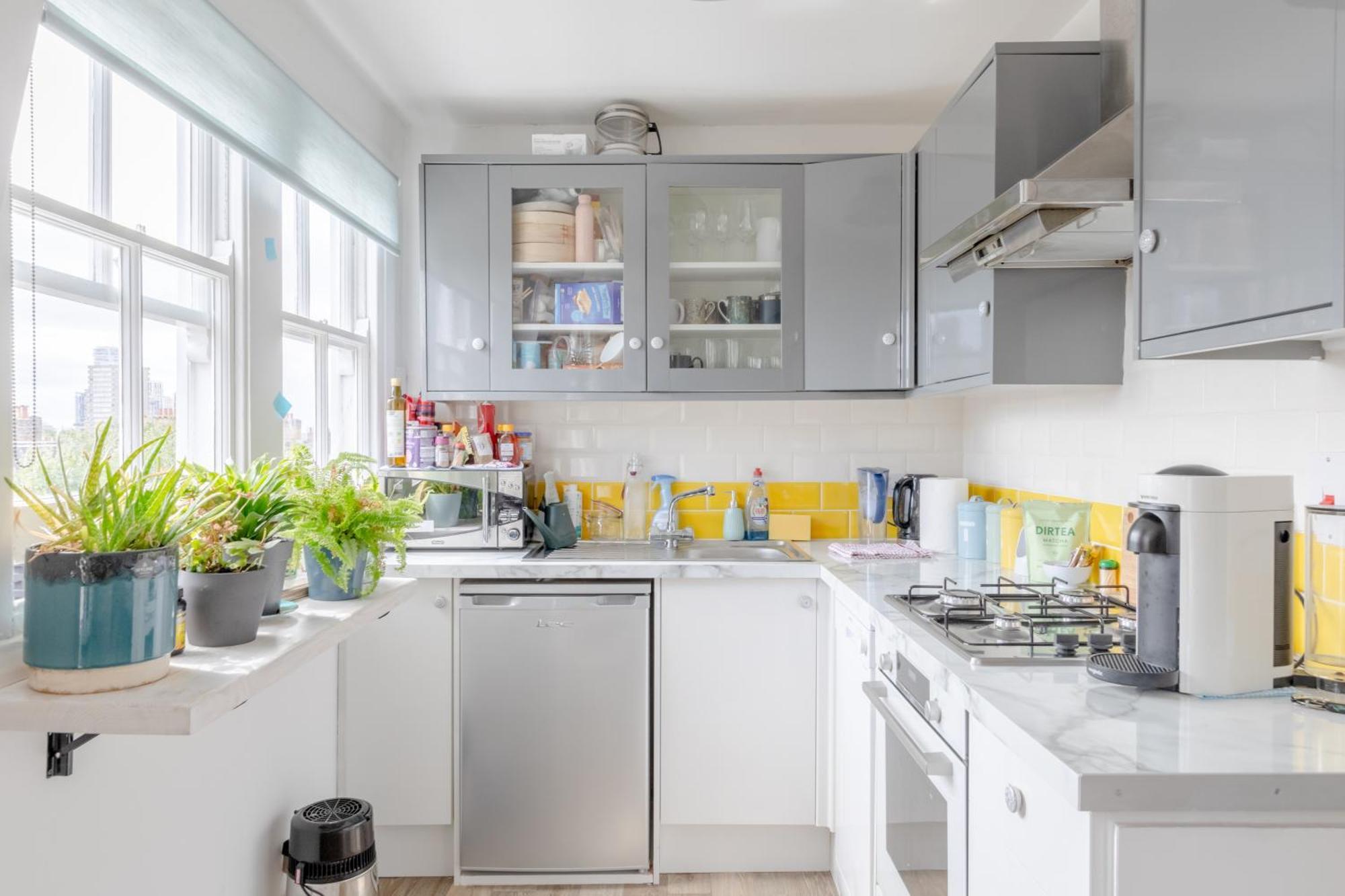 Apartment Floor 1bd Flat With Balcony - Ladbroke Grove London