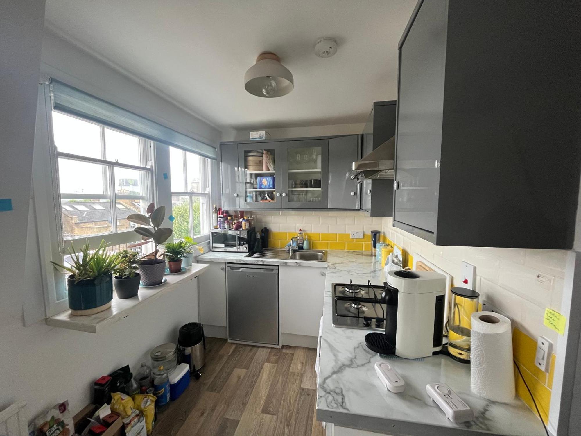 Apartment Floor 1bd Flat With Balcony - Ladbroke Grove