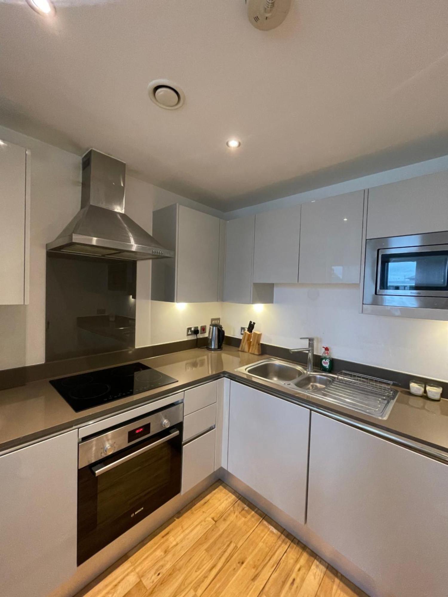 Sleek & Sunny 1bd Flat Near Greenwhich - Deptford! Apartment London