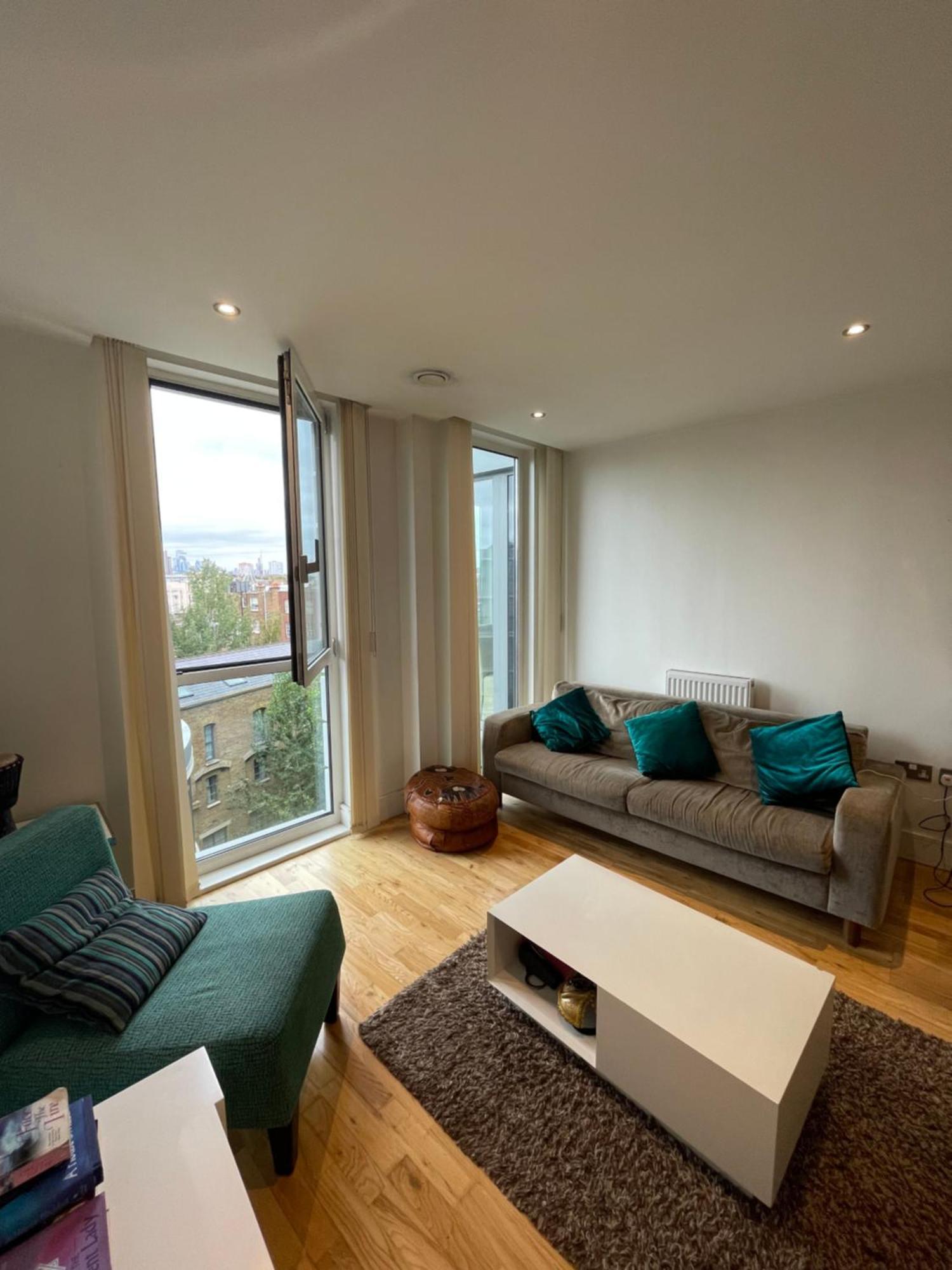 Sleek & Sunny 1bd Flat Near Greenwhich - Deptford! Apartment *