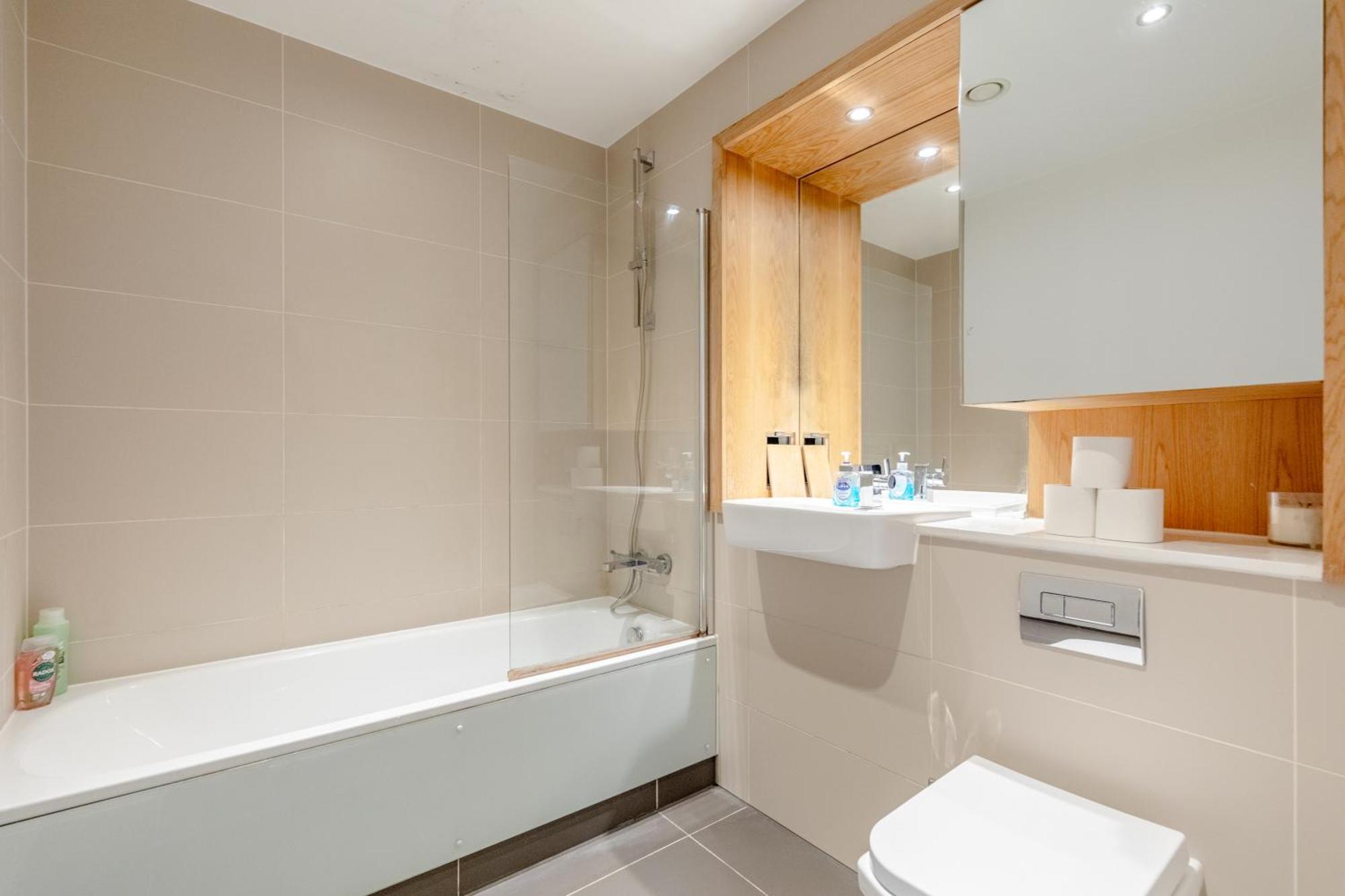 Apartment Sleek & Sunny 1bd Flat Near Greenwhich - Deptford! *