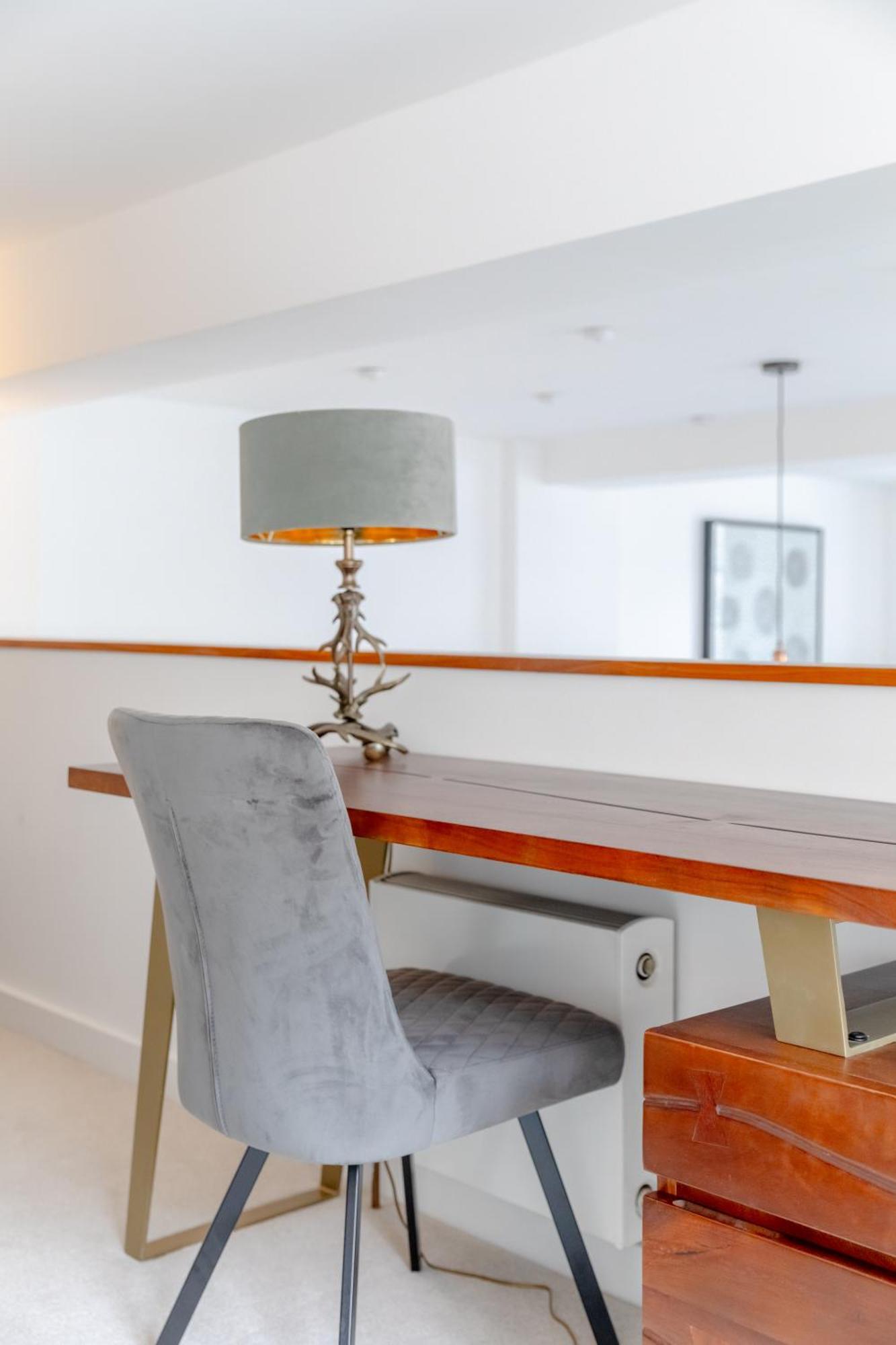 Luxurious & Chic 2bd Warehouse Flat - Old Street!