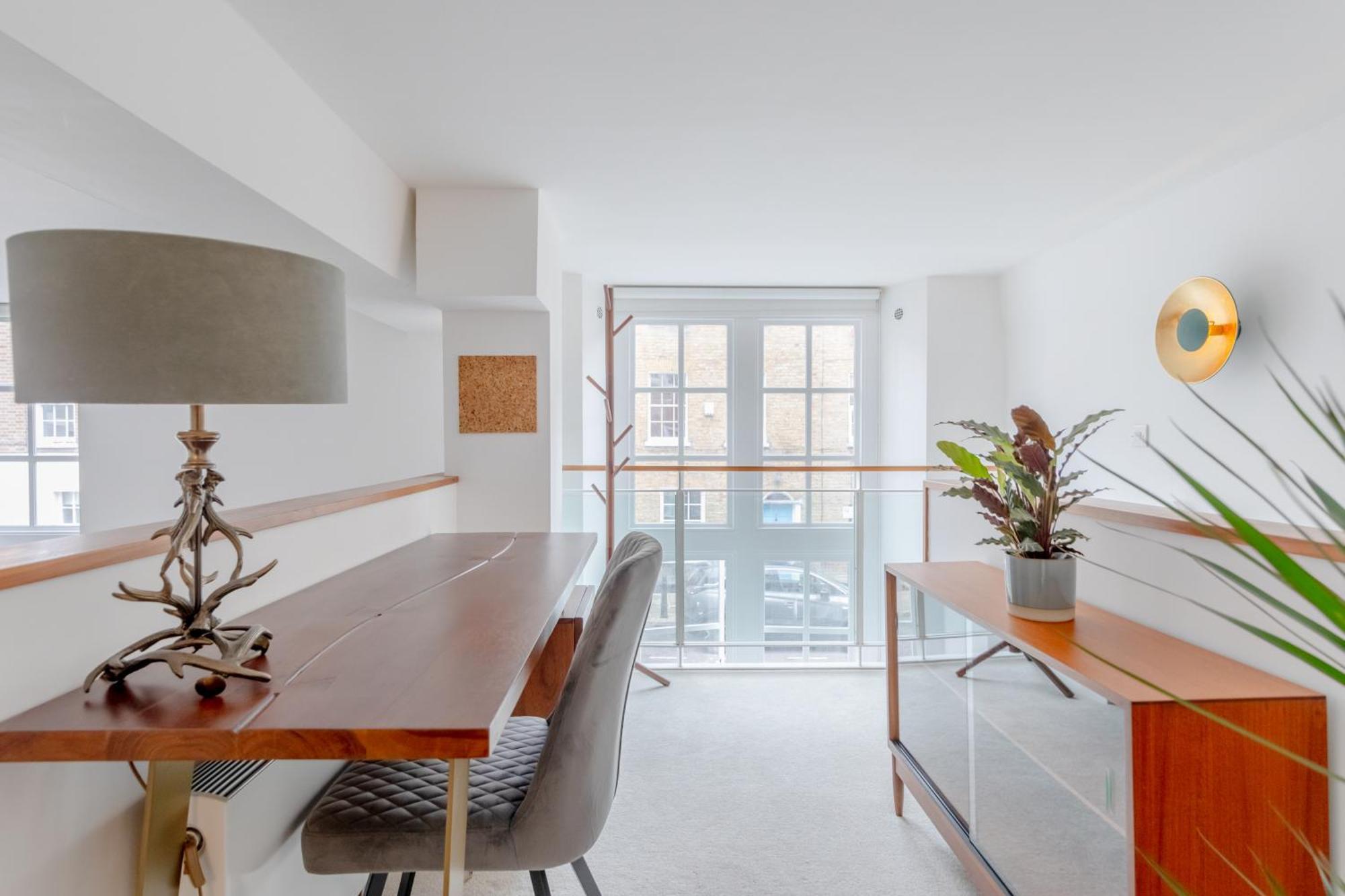 Apartment Luxurious & Chic 2bd Warehouse Flat - Old Street!