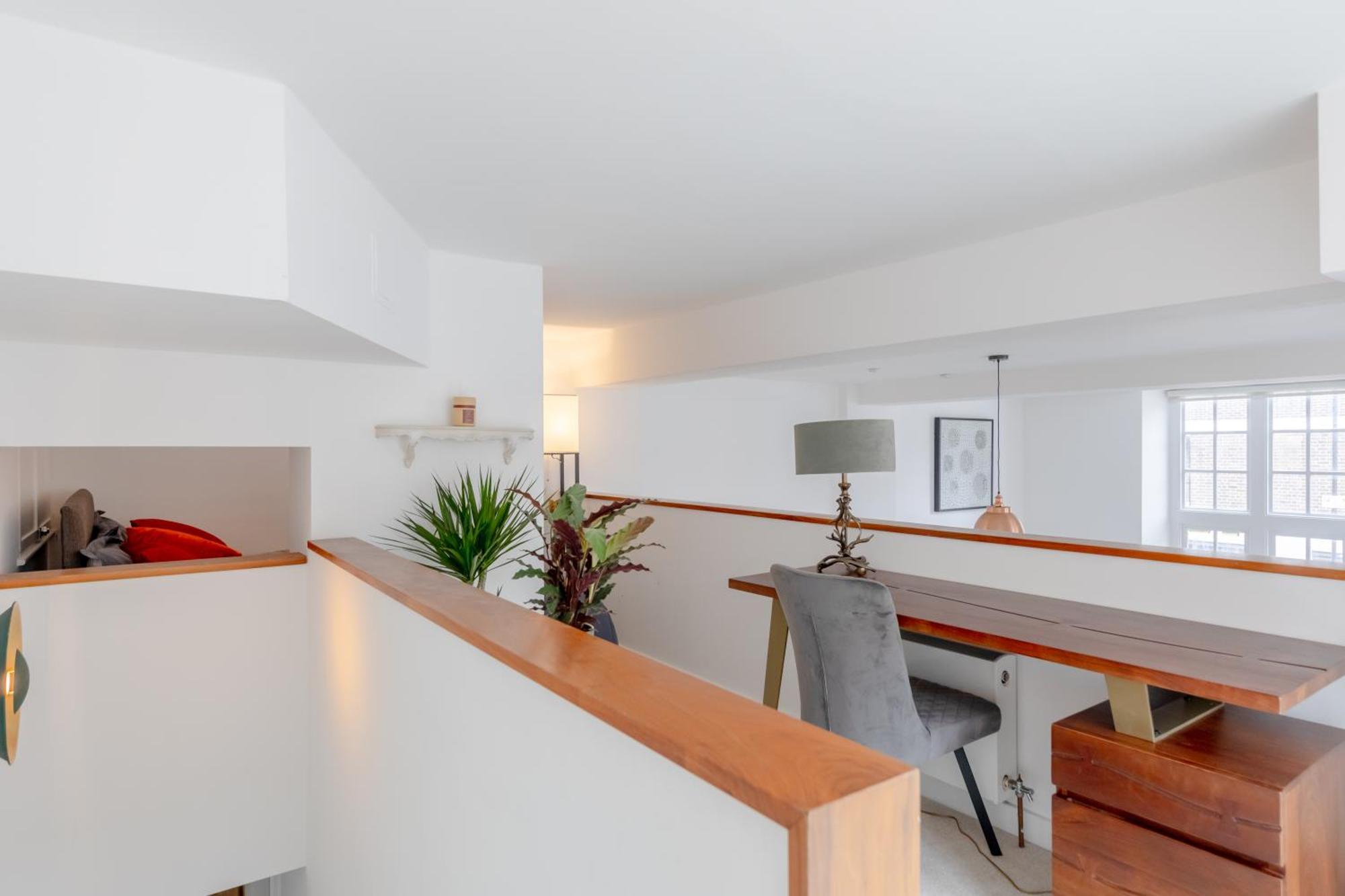Luxurious & Chic 2bd Warehouse Flat - Old Street! *