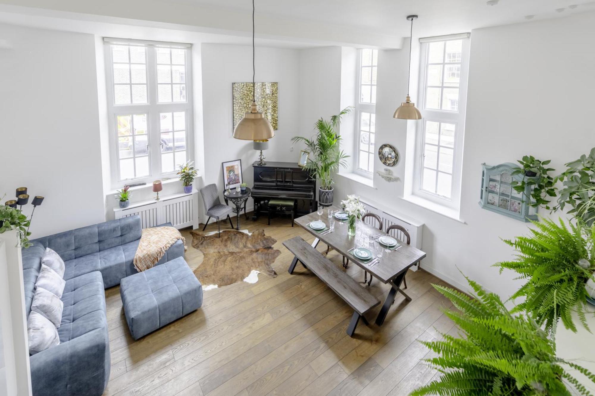 Luxurious & Chic 2bd Warehouse Flat - Old Street!