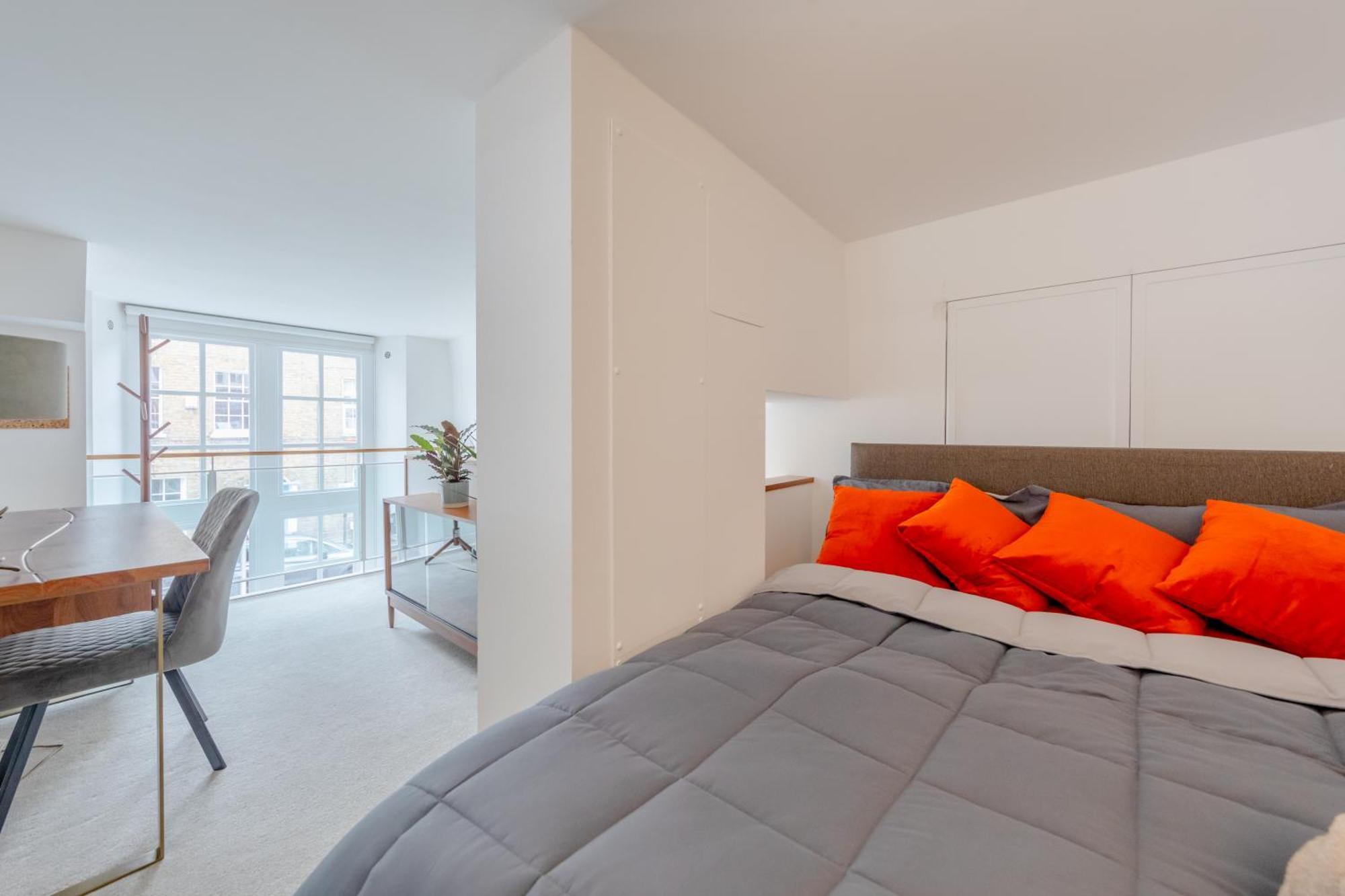 Luxurious & Chic 2bd Warehouse Flat - Old Street! Apartment