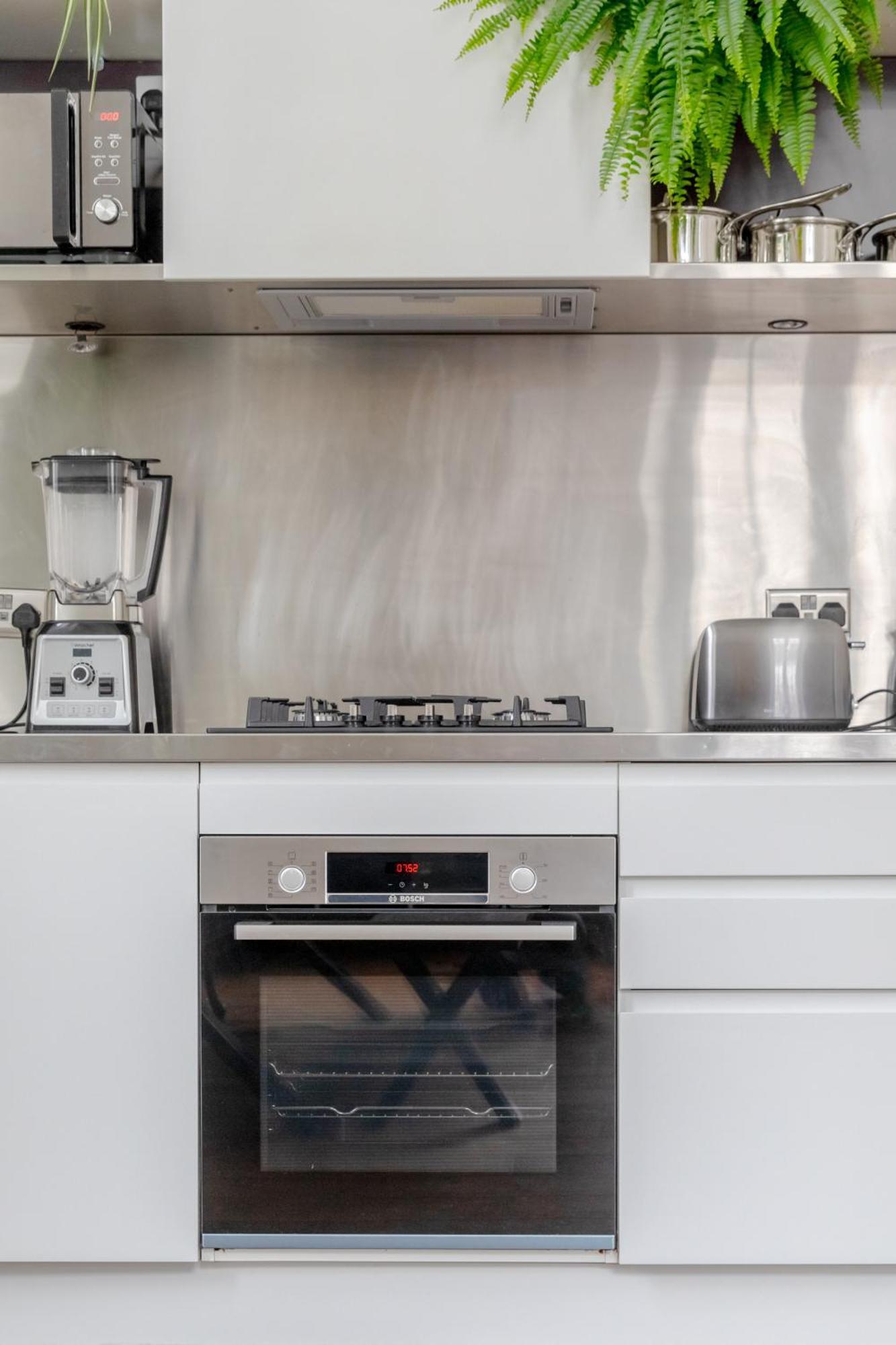 Luxurious & Chic 2bd Warehouse Flat - Old Street! Apartment London