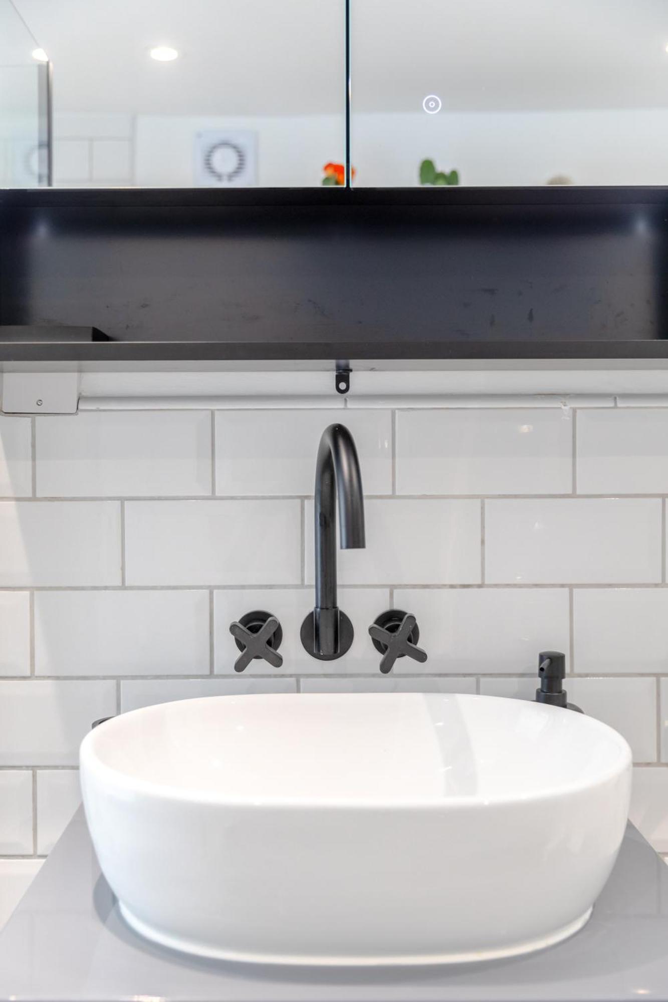 Luxurious & Chic 2bd Warehouse Flat - Old Street! * London
