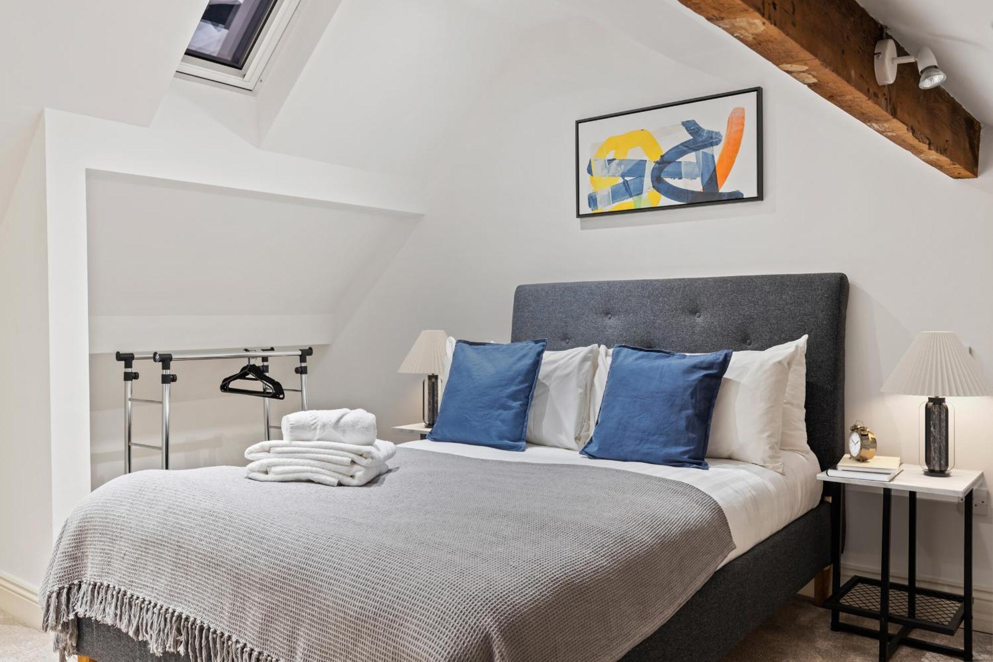 Heavenly - Queen's Gardens Apartment London