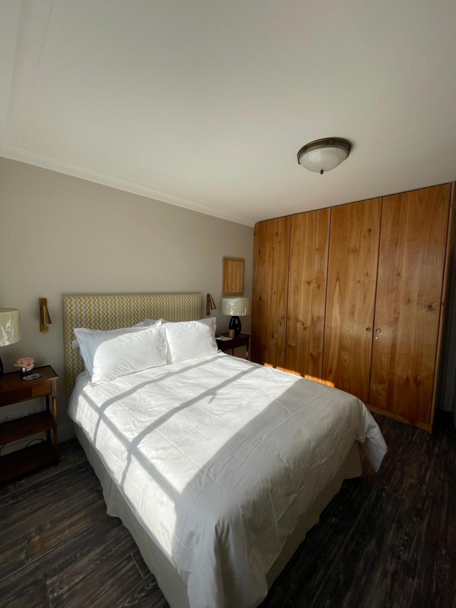Beautifully Decorated 1bd Oasis - Earl's Court! Apartamento Londres