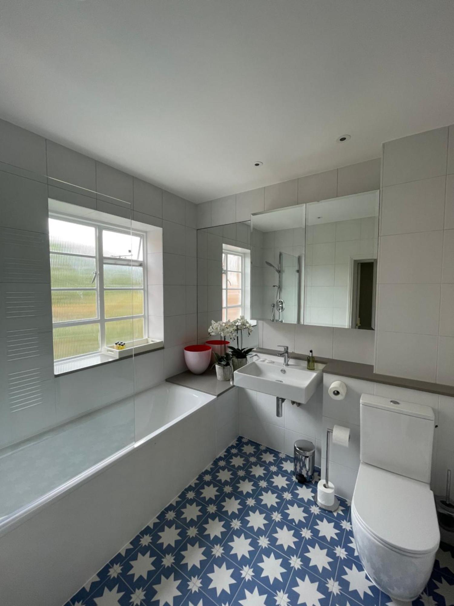 Beautifully Decorated 1bd Oasis - Earl's Court! Apartamento
