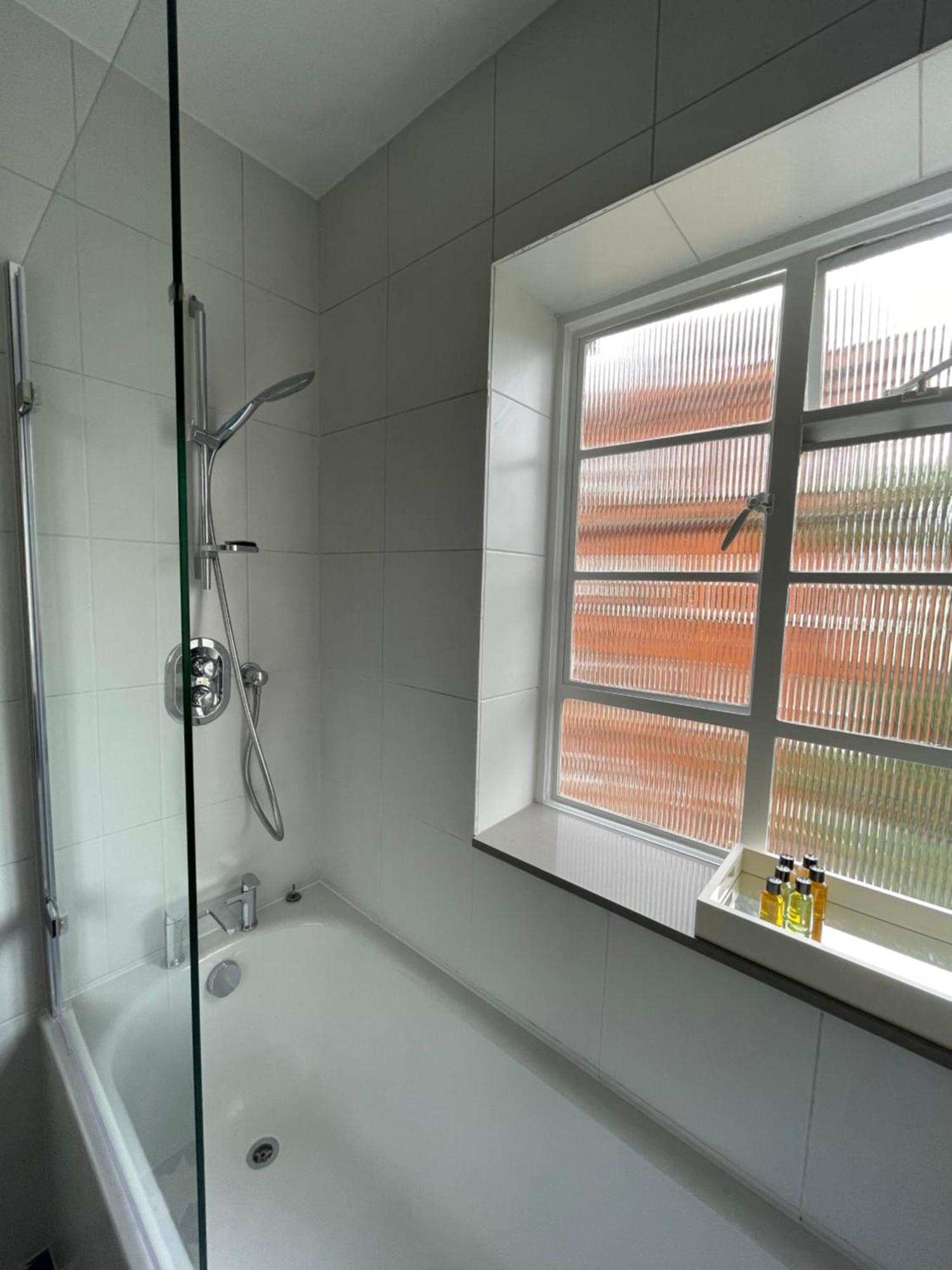 Beautifully Decorated 1bd Oasis - Earl's Court! Londres