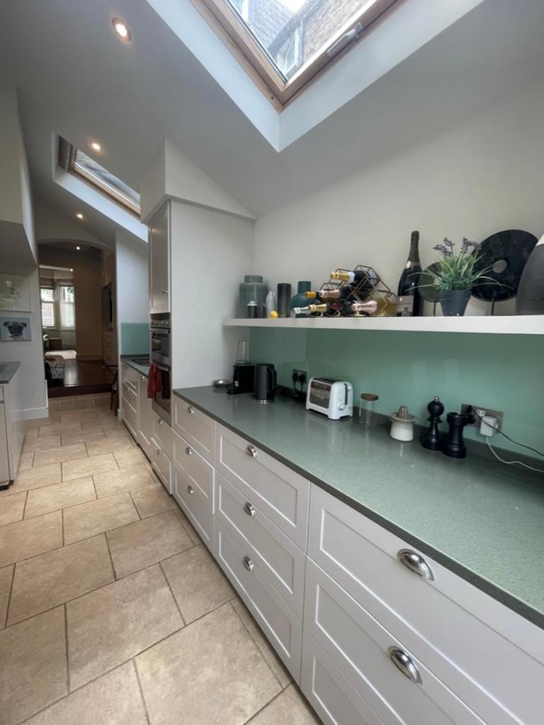 Apartment Secluded & Serene 3bd Family - Wandsworth!