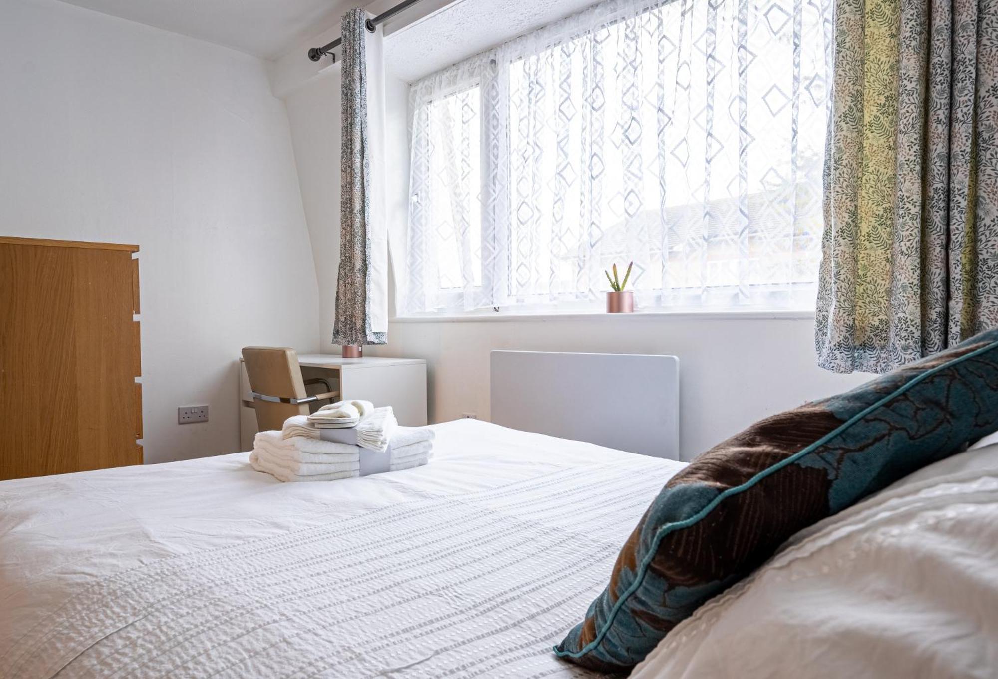 Docklands Near Excel And Airport 2 Double Ensuites For Up To 4 People * Londres