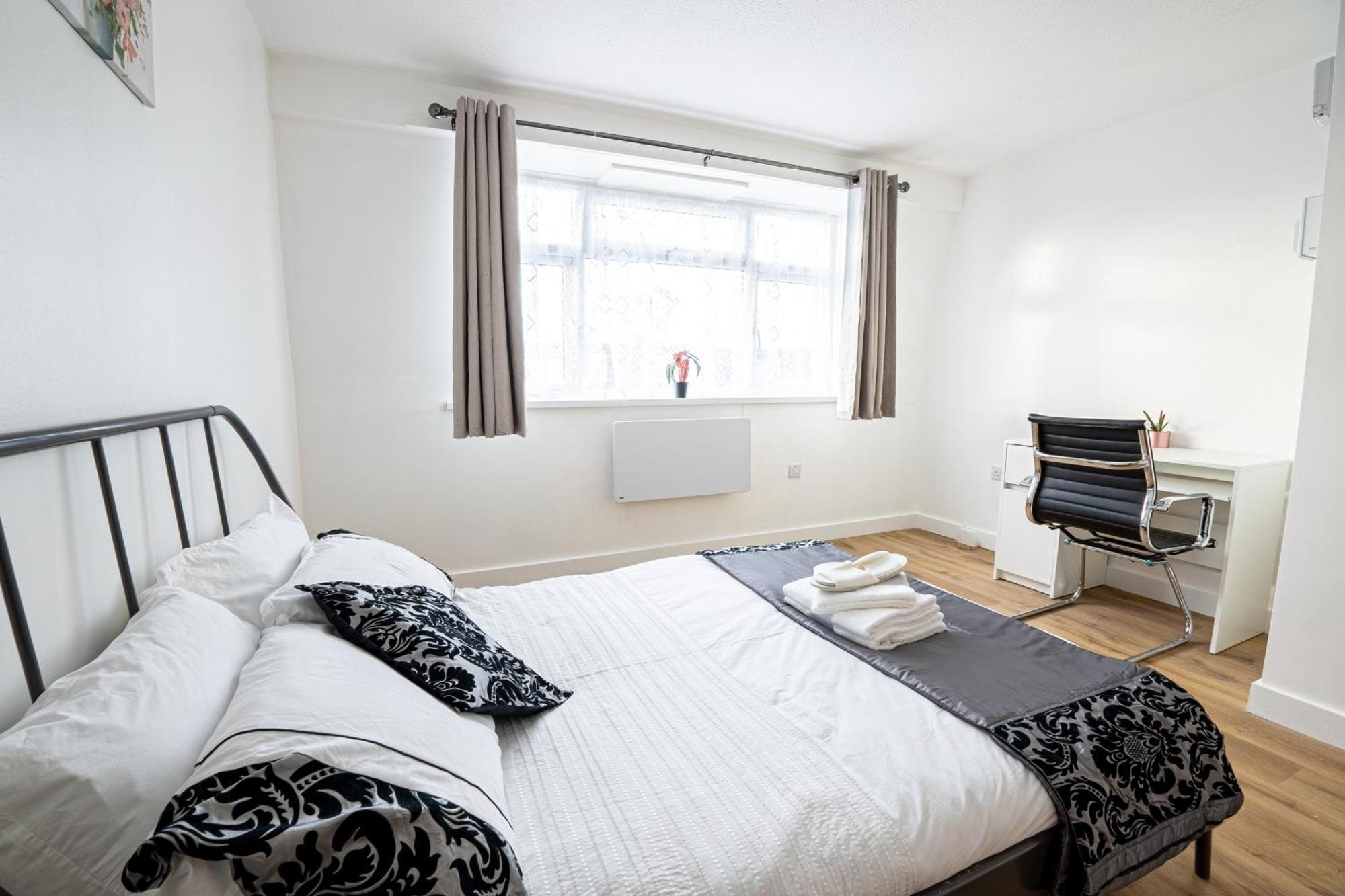 Docklands Near Excel And Airport 2 Double Ensuites For Up To 4 People Homestay