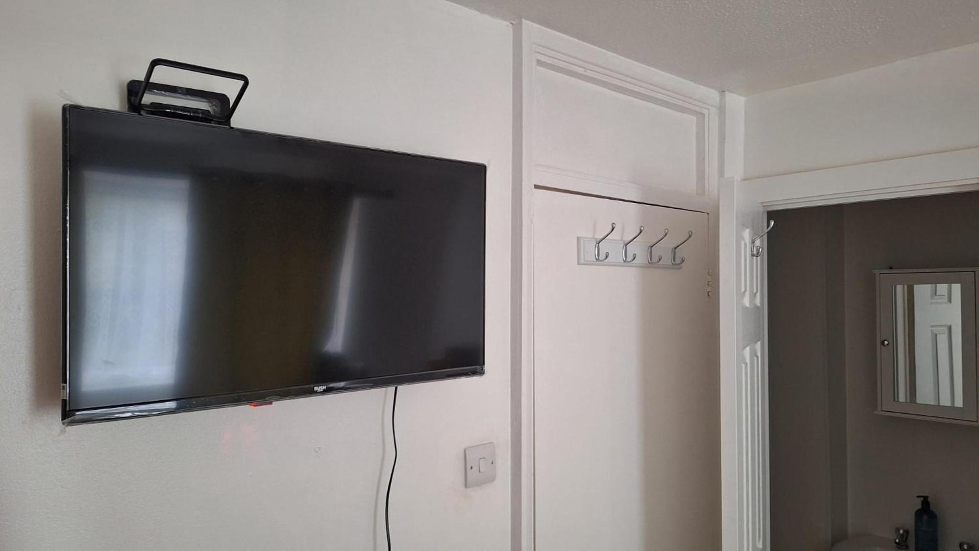 Docklands Near Excel And Airport 2 Double Ensuites For Up To 4 People Homestay