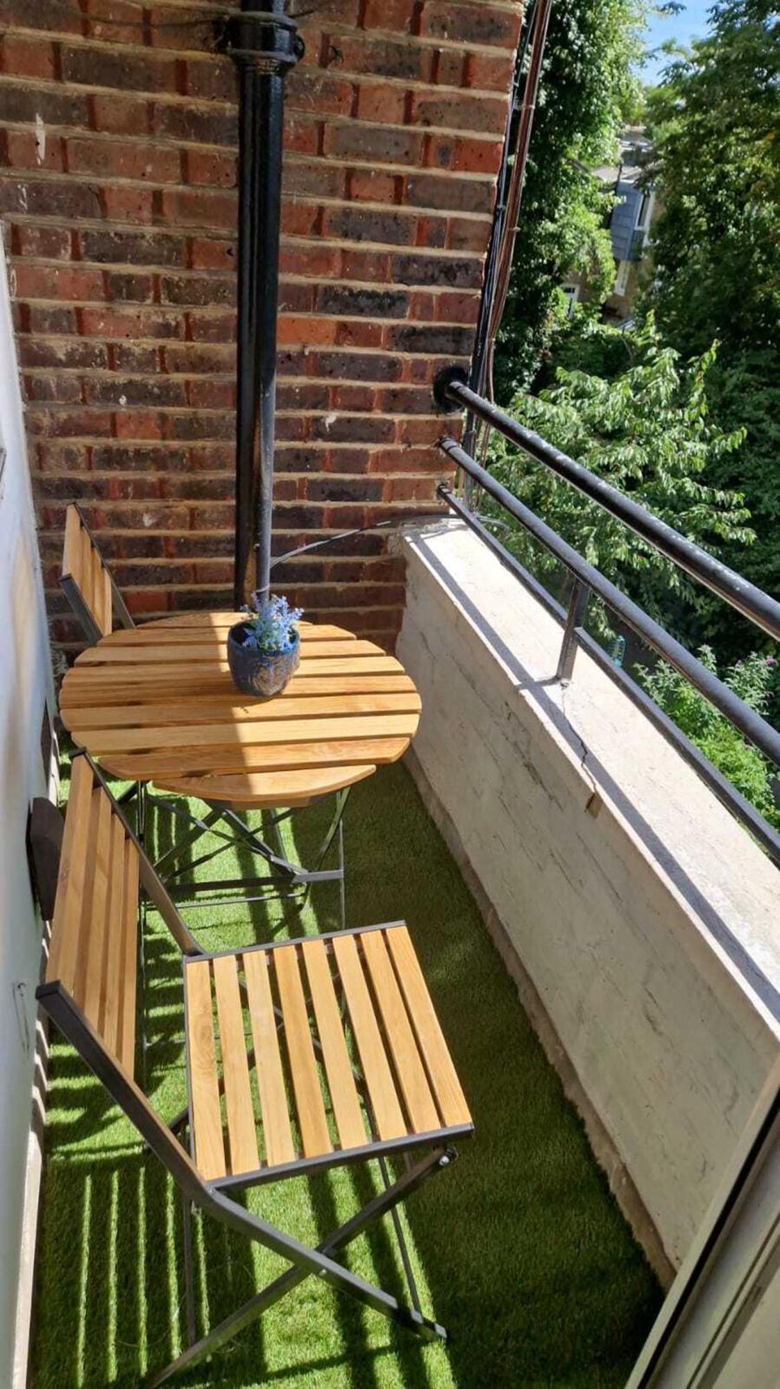 Charming 2-bedroom Flat With Private Balcony Near Islington Station, Canonbury Apartment London