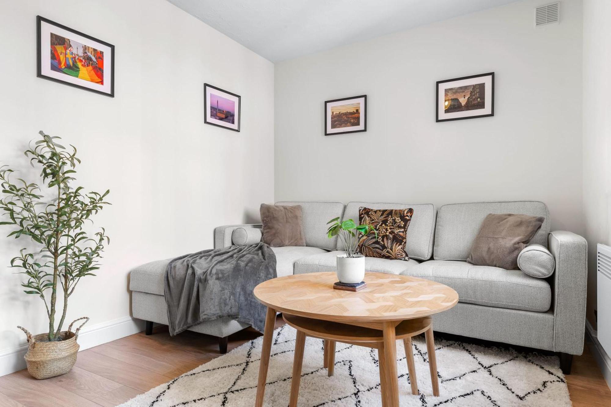 Apartment Beautiful 1 Bed Close To Amenities